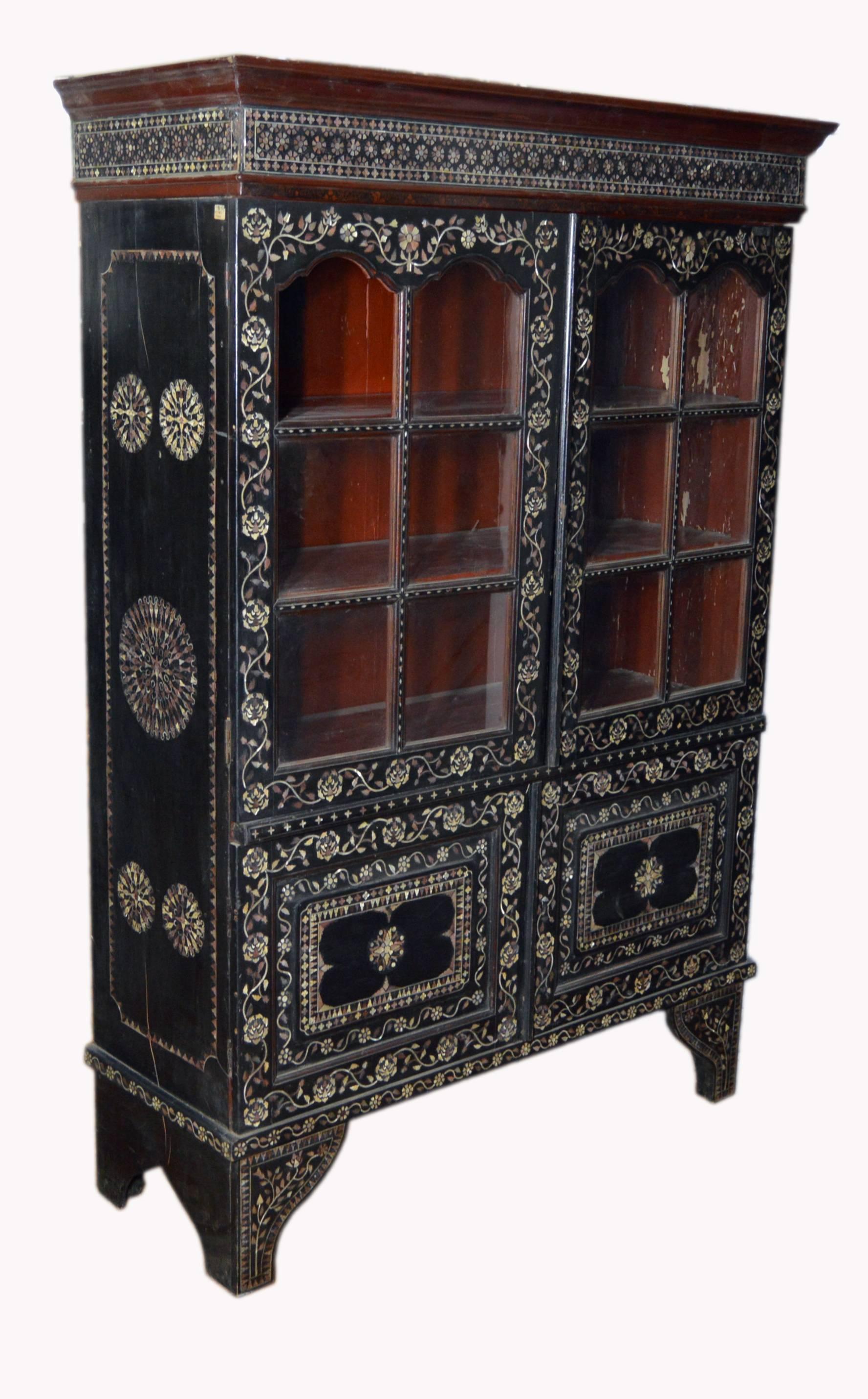 19th Century Indian Ebonized Wood Cabinet with Mother-of-Pearl Inlay and Glass 3
