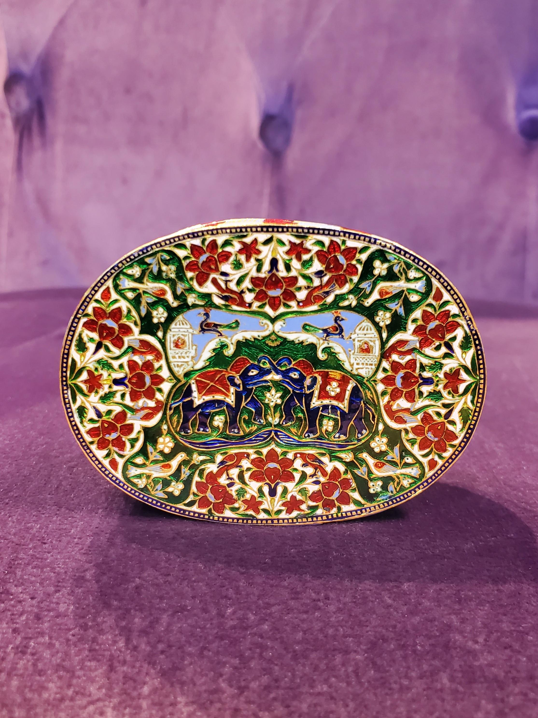 19th Century Indian Enamel Gold Box For Sale 11
