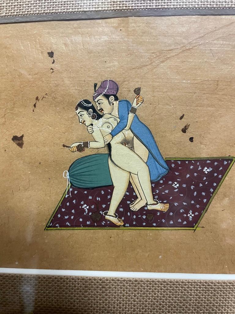Kama Sutra érotique indien du 19ème siècle, gouache Tantric dans un cadre incrusté et chantourné en vente 3