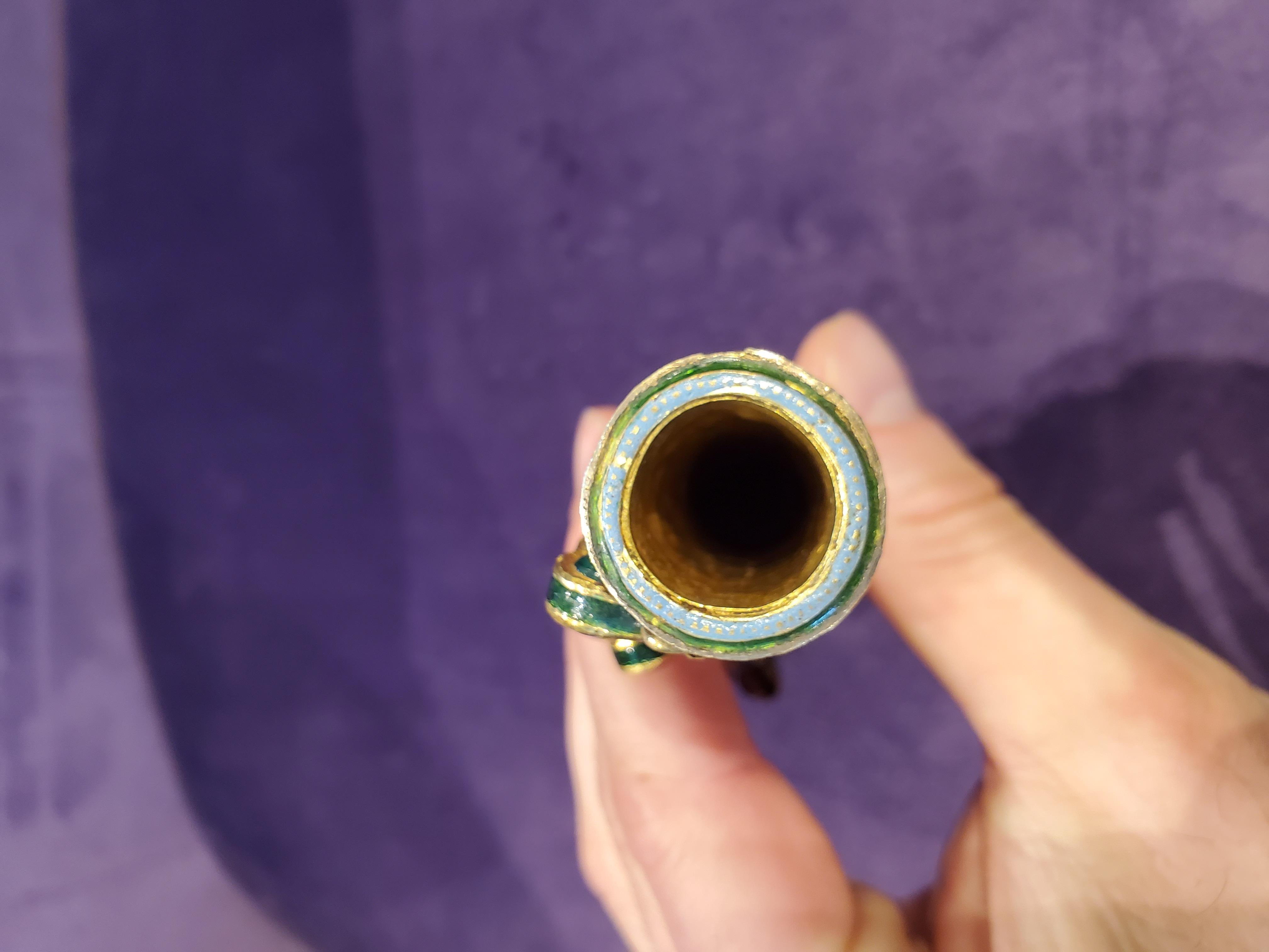 19th Century Indian Gemstone and Enamel Water Pipe or Hooka Makara Mouth Piece For Sale 10