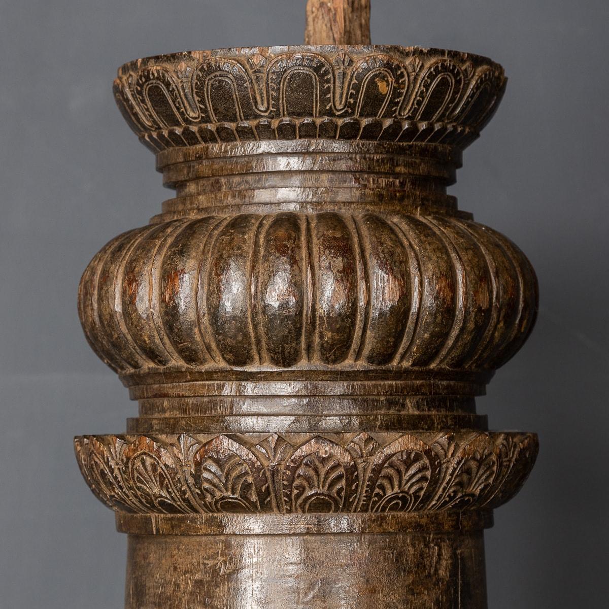 19th Century Indian Handcarved Architectural Columns, c.1860 For Sale 1