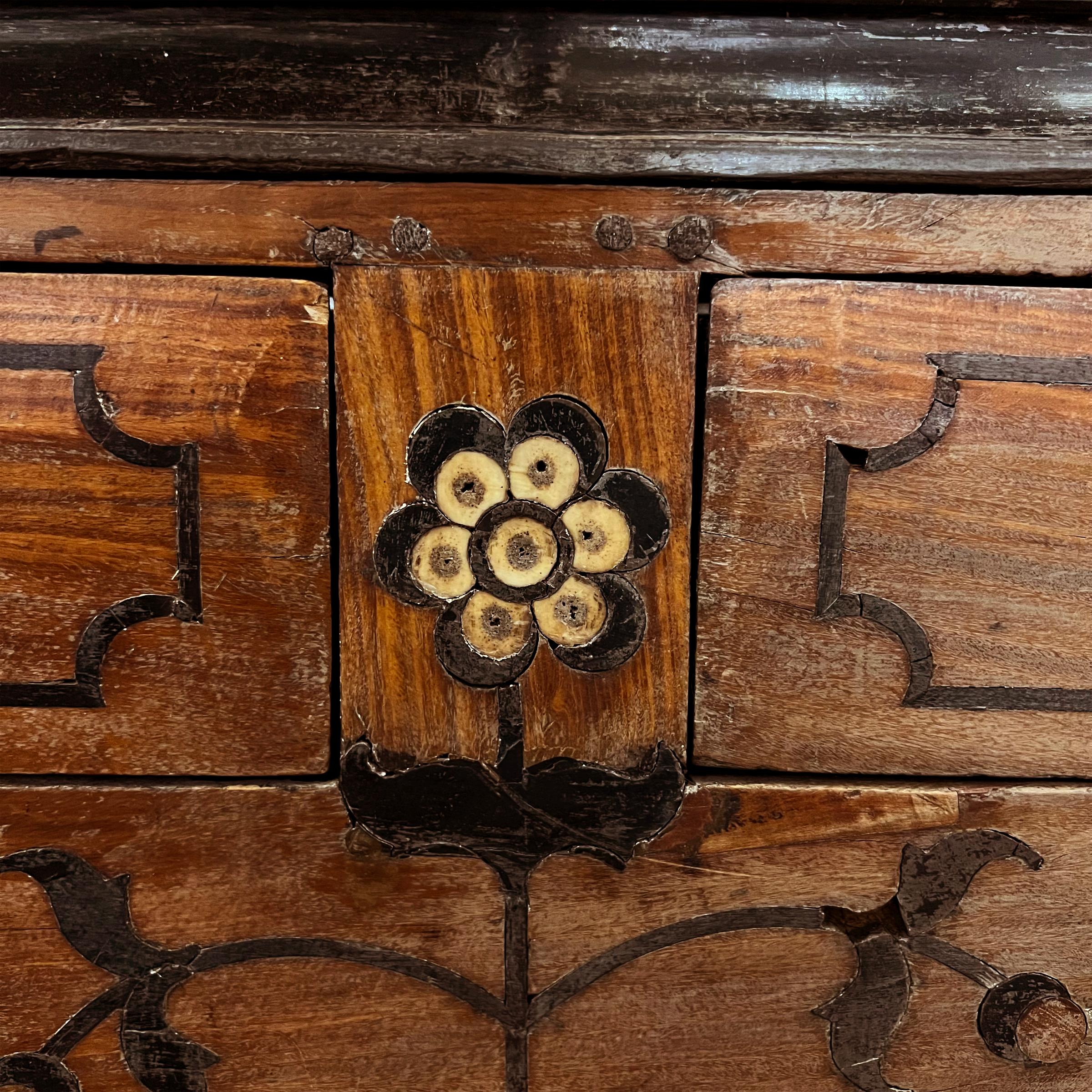 19th Century Indian Marquetry Inlaid Cabinet For Sale 8