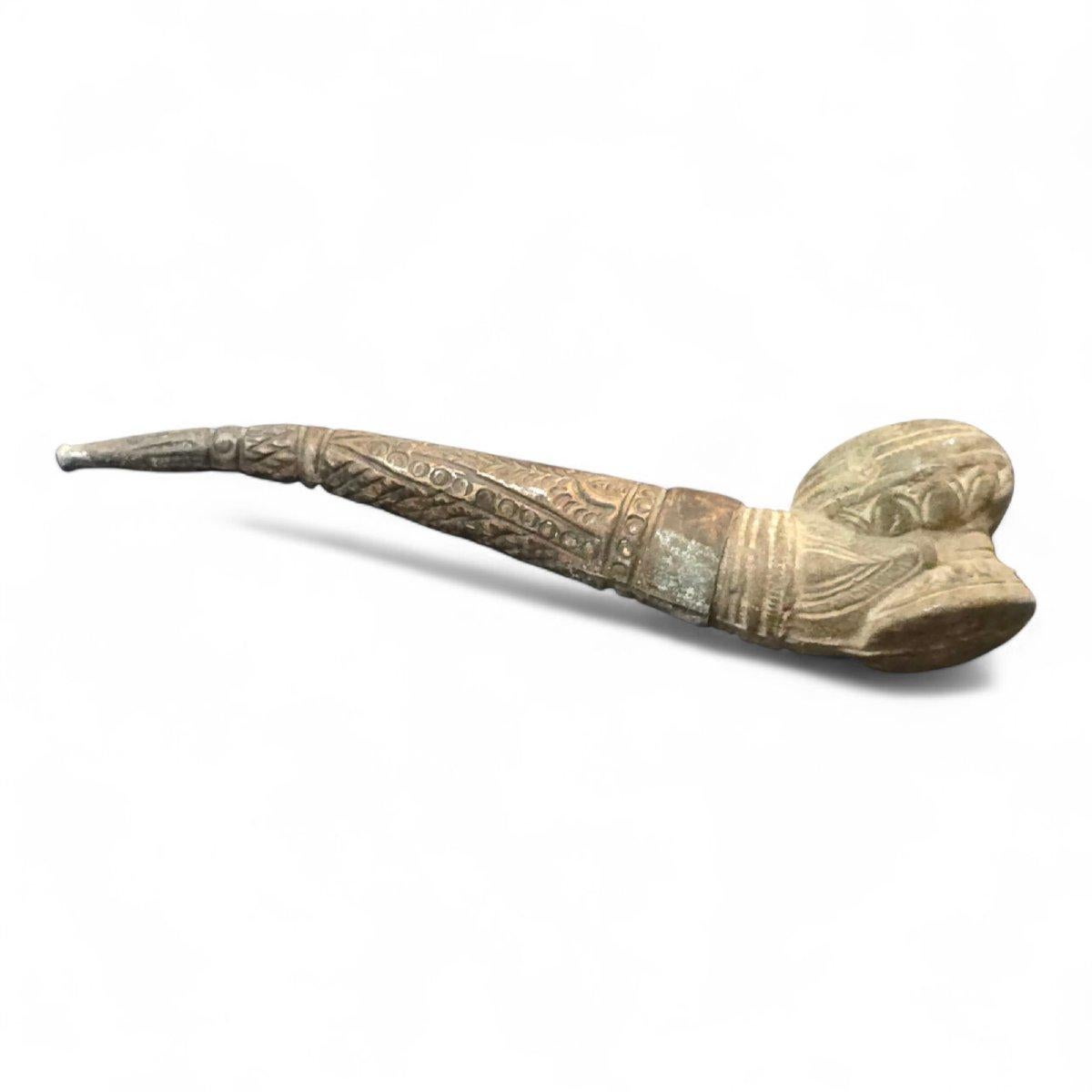 Pipe indienne du XIXe siècle - Pierre sculptée et métal plaqué argent Bon état - En vente à Madrid, ES
