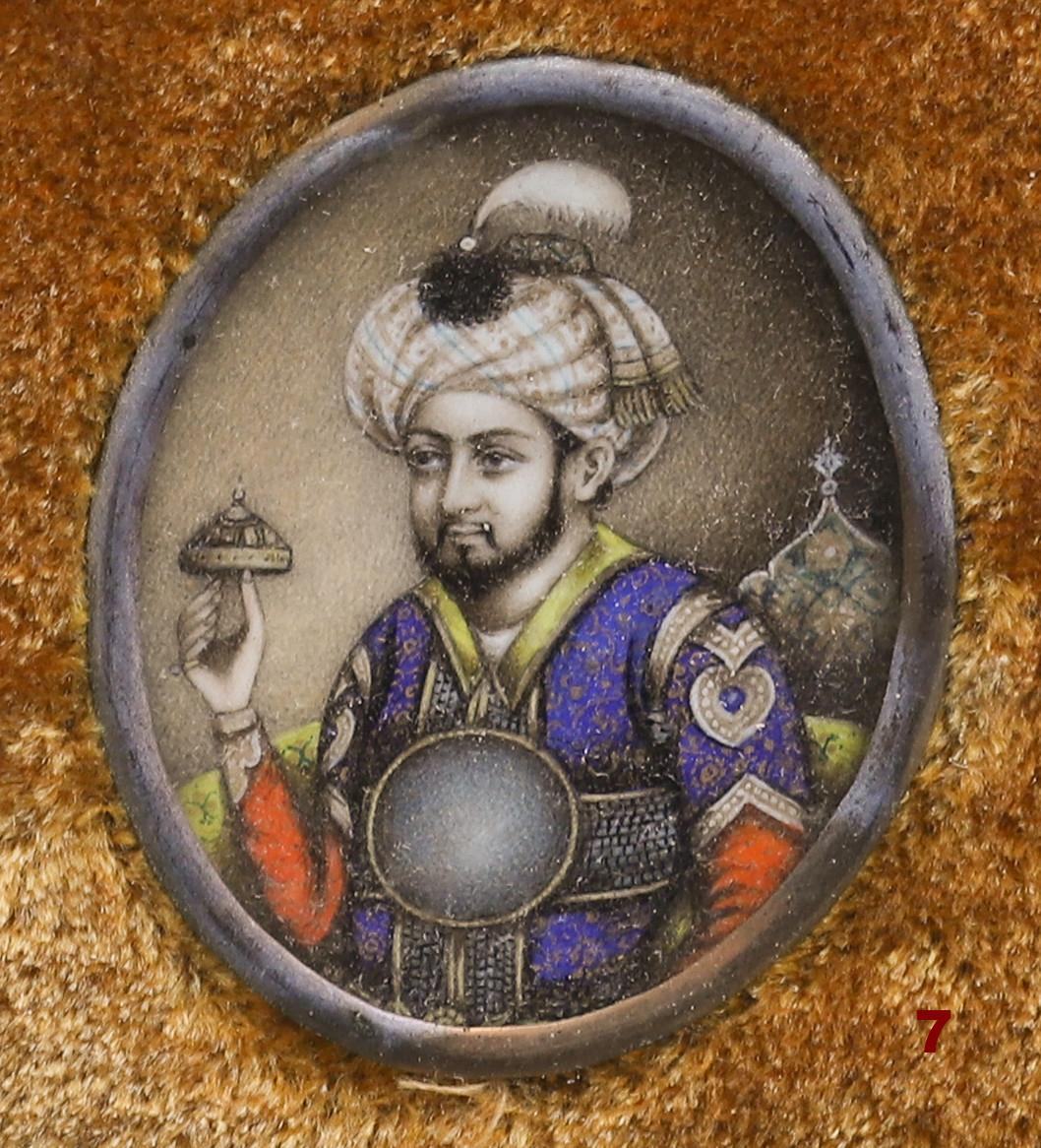 Pinturas en miniatura de los siete gobernantes mogoles de la India del siglo XIX en venta 4
