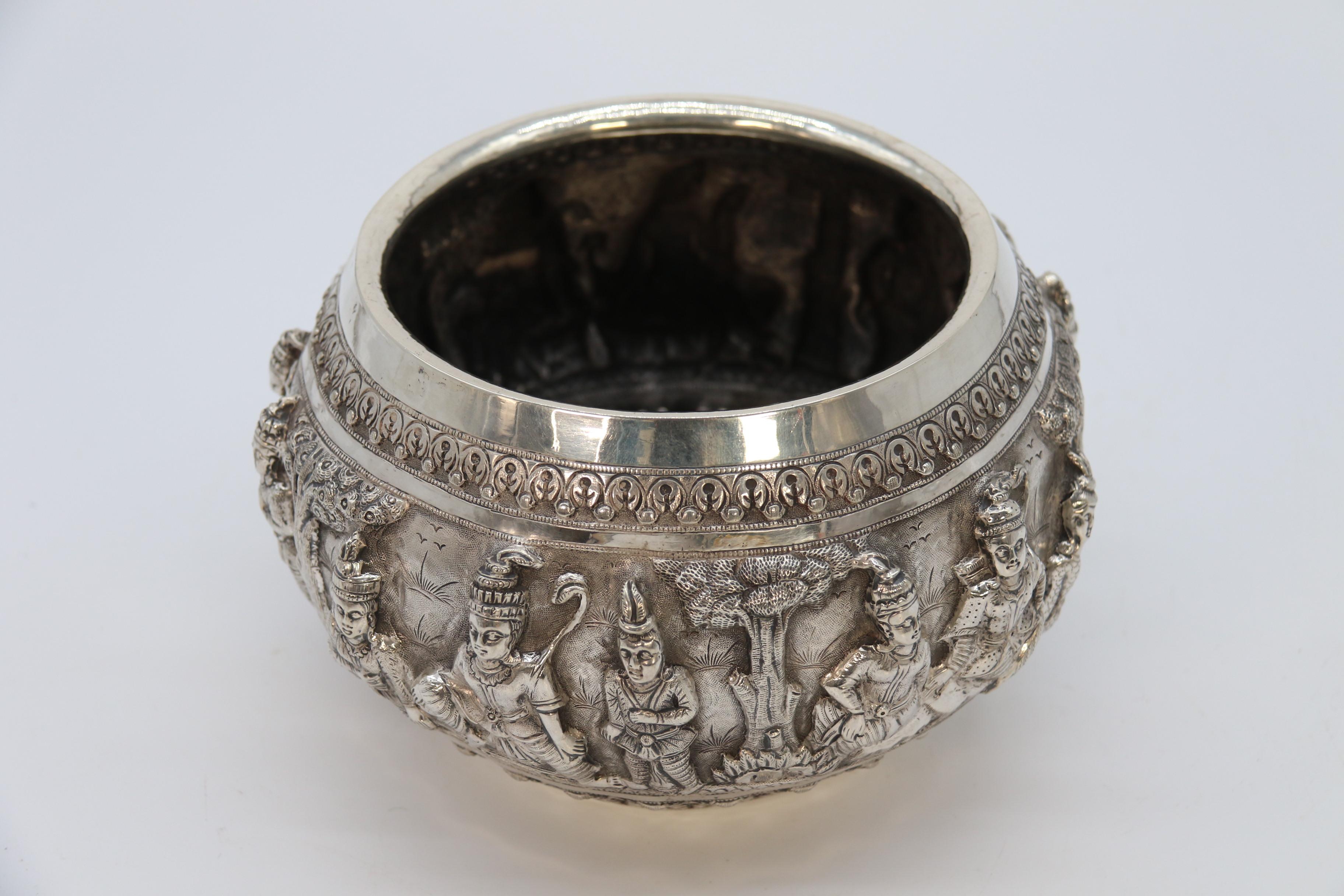 19th century Indian silver Raj period deep relief repousse work bowl circa 1870 For Sale 6