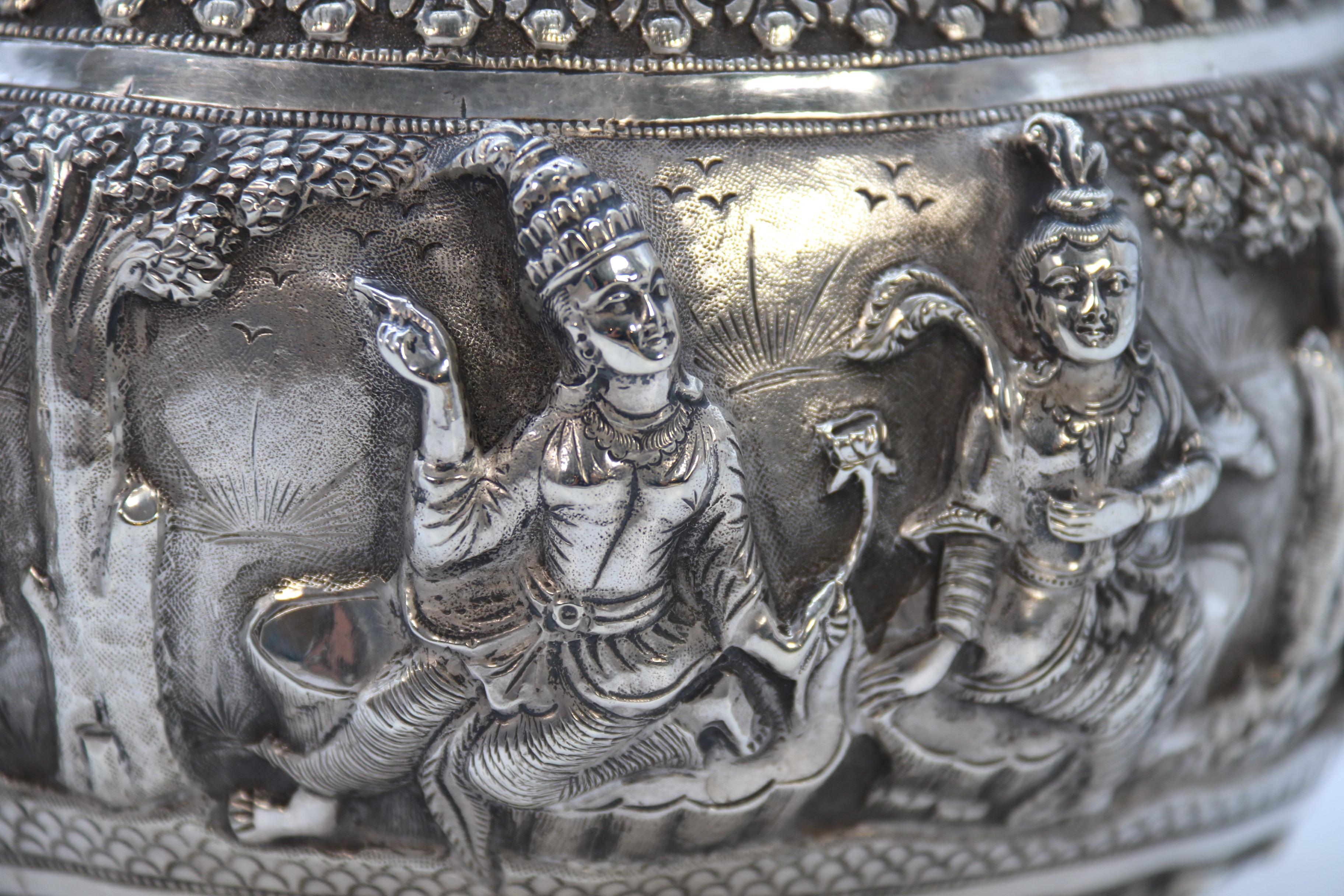 19th century Indian silver Raj period deep relief repousse work bowl circa 1870 For Sale 11