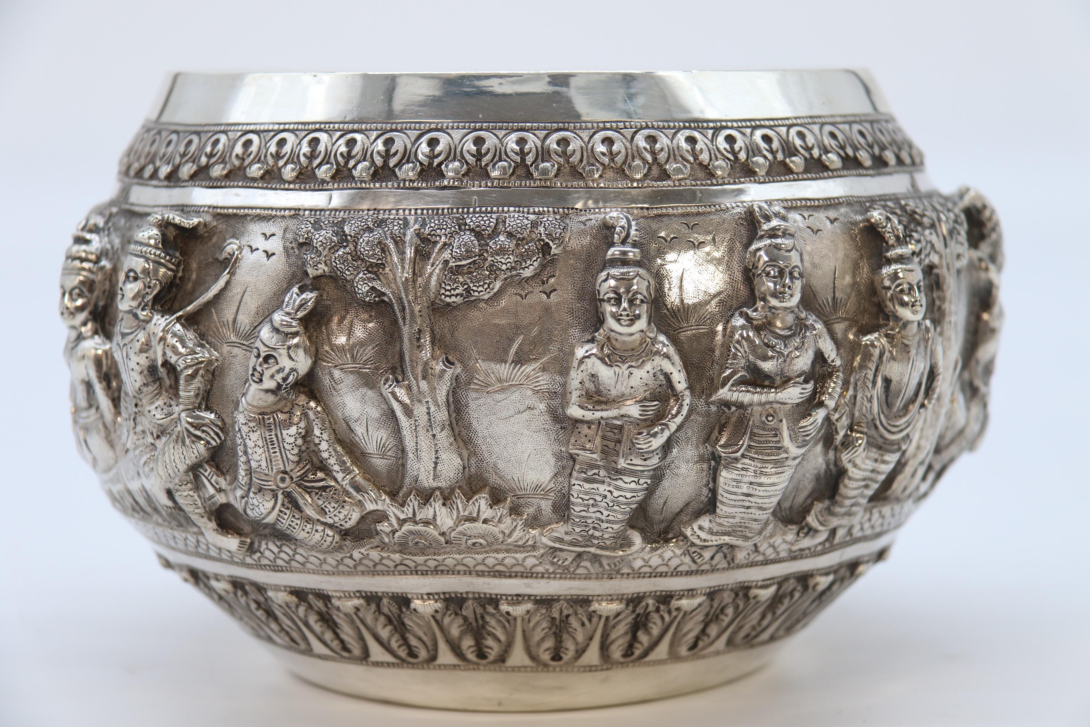 19th century Indian silver Raj period deep relief repousse work bowl circa 1870 For Sale 1