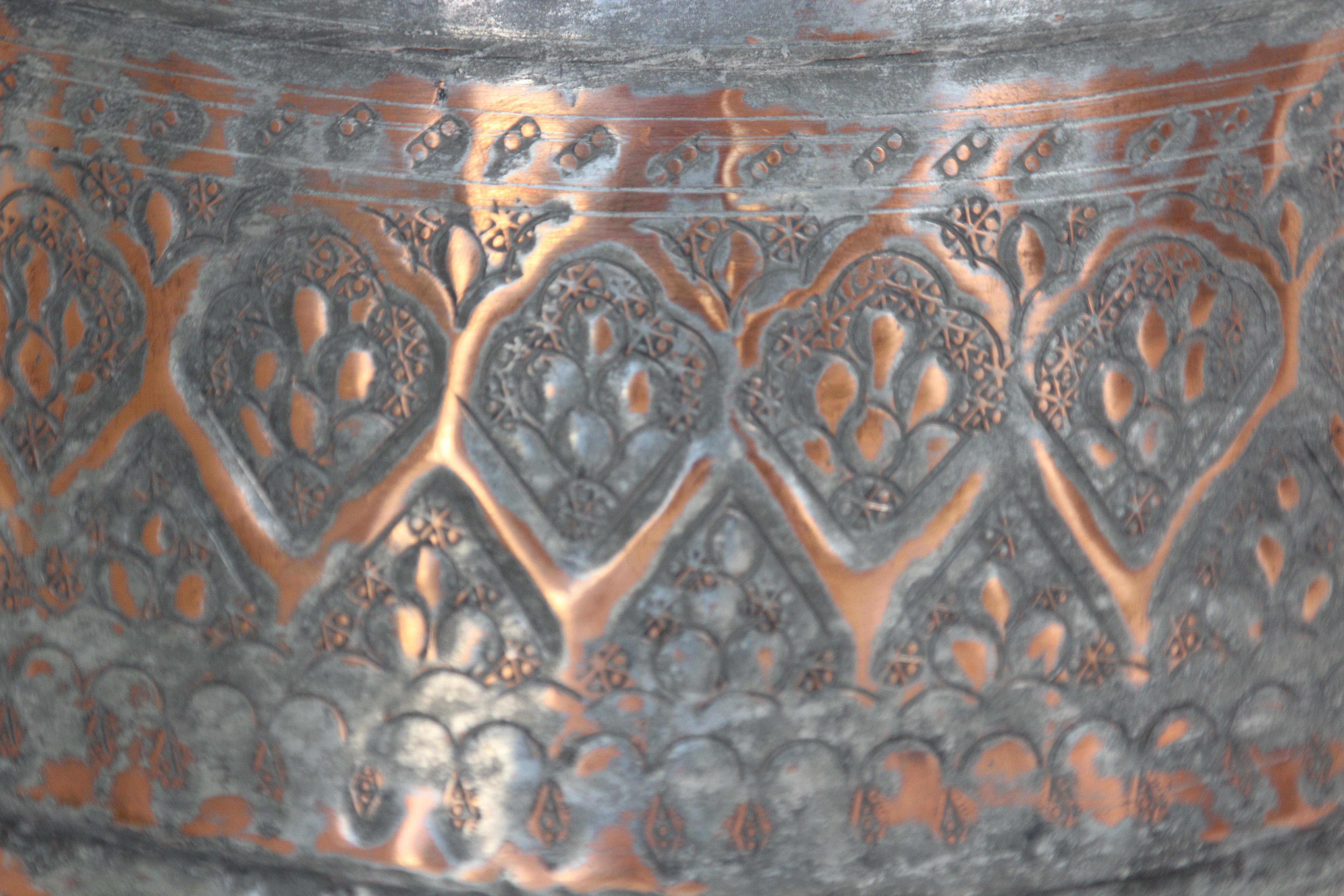 19th Century Indo Persian Mughal Tinned Copper Bowl For Sale 4
