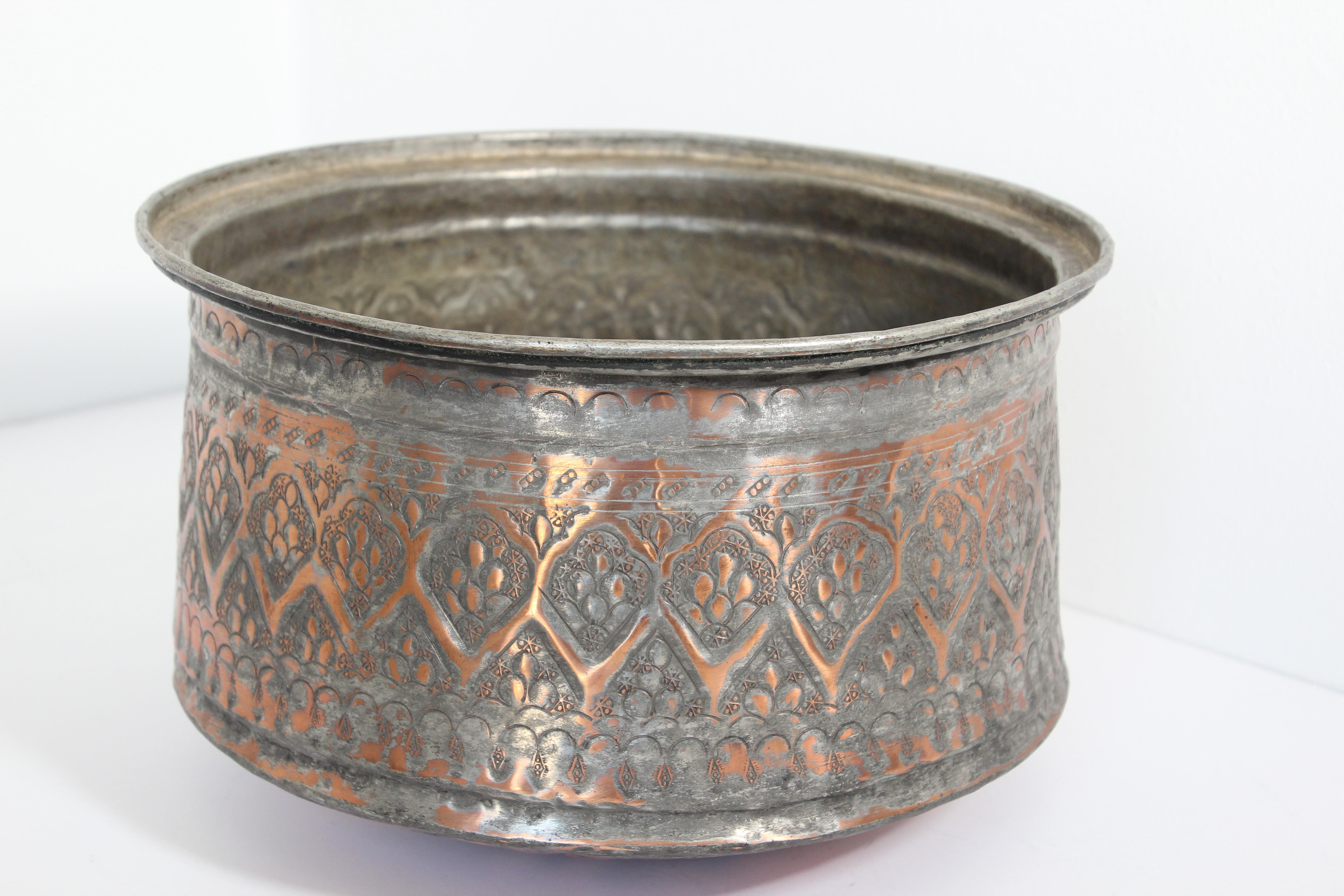 19th Century Indo Persian Mughal Tinned Copper Bowl For Sale 5