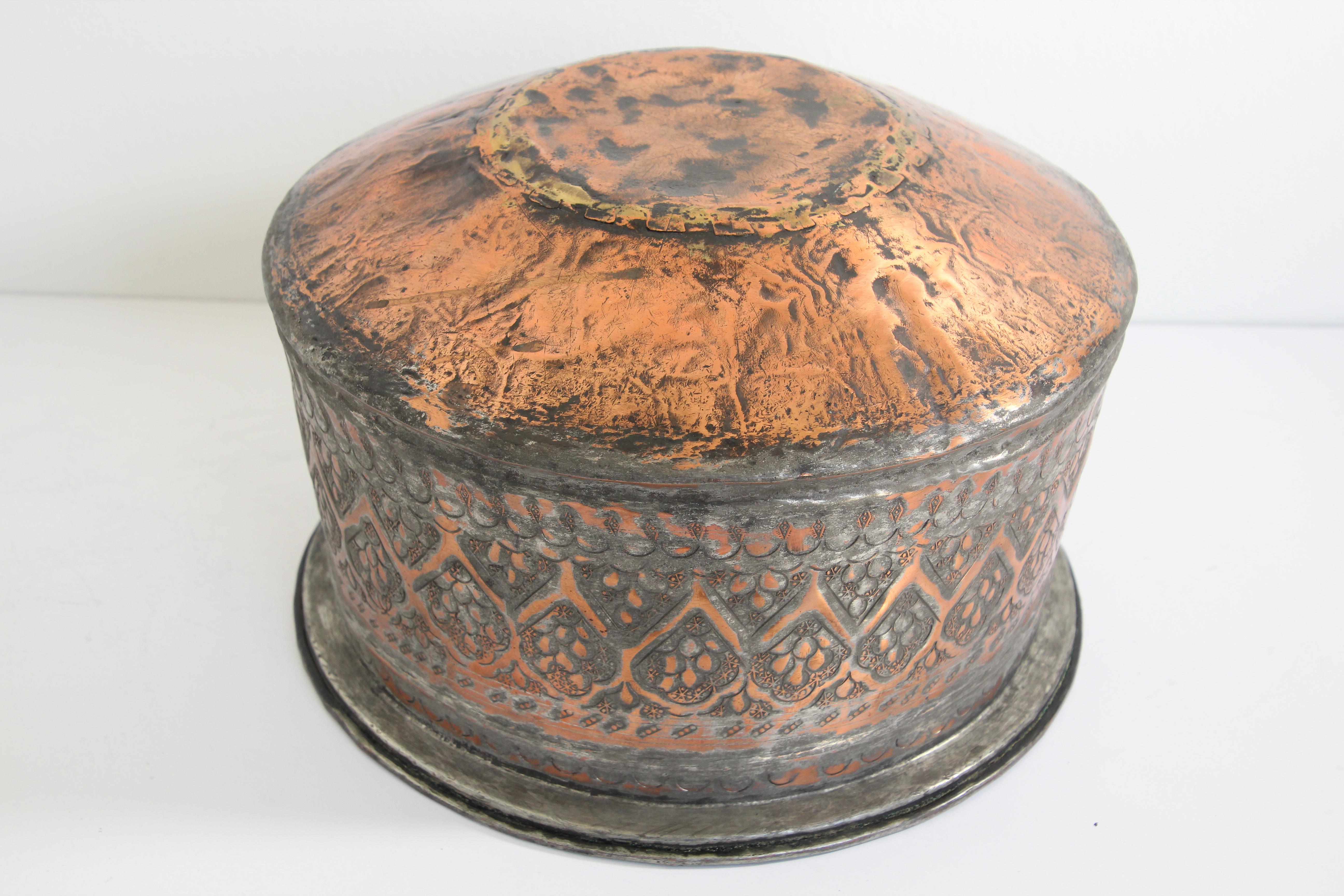 19th Century Indo Persian Mughal Tinned Copper Bowl For Sale 7