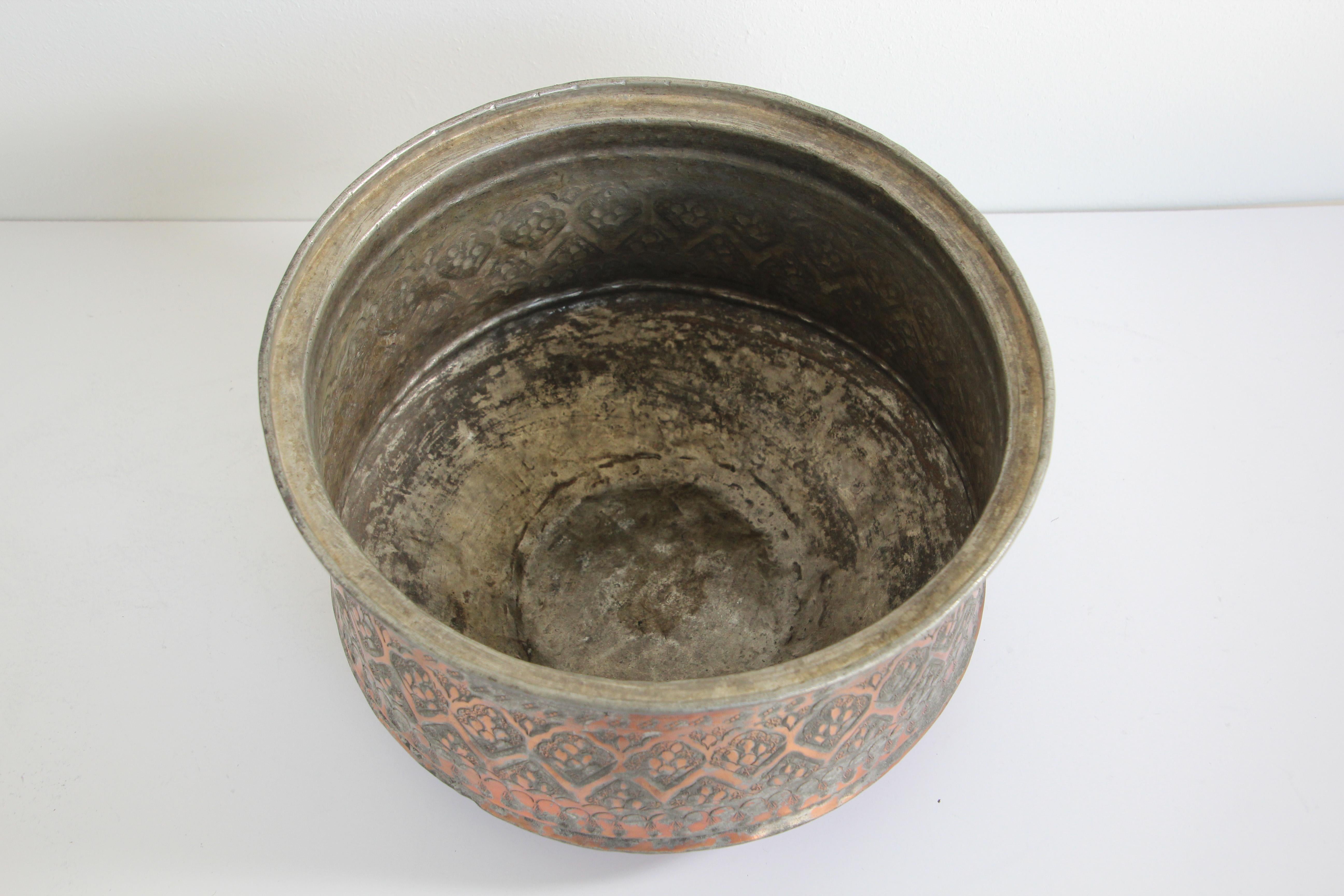 19th Century Indo Persian Mughal Tinned Copper Bowl In Good Condition For Sale In North Hollywood, CA