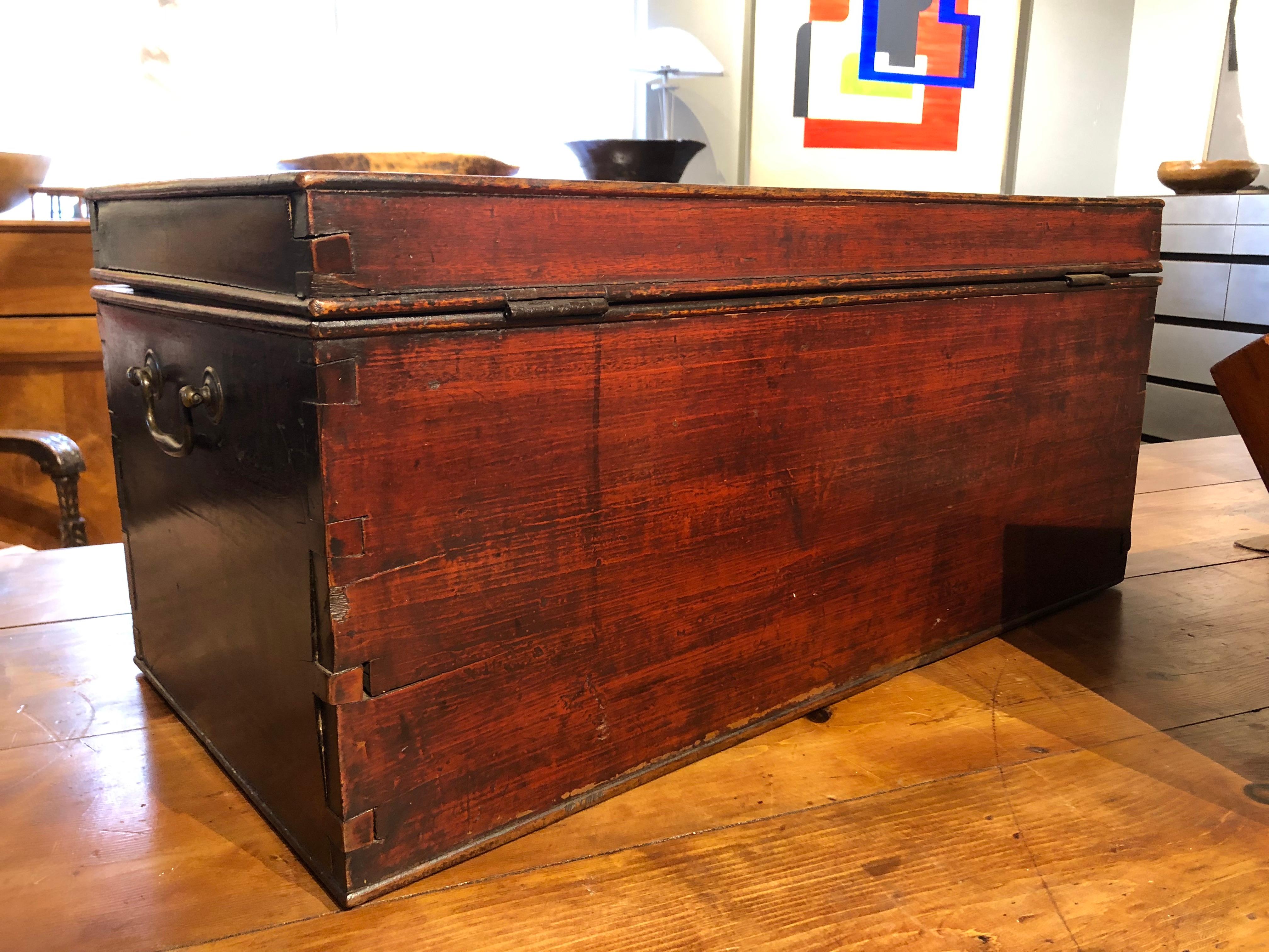 19th Century Red and Black Lacquered Indonesian Document Box In Good Condition In Middleburg, VA
