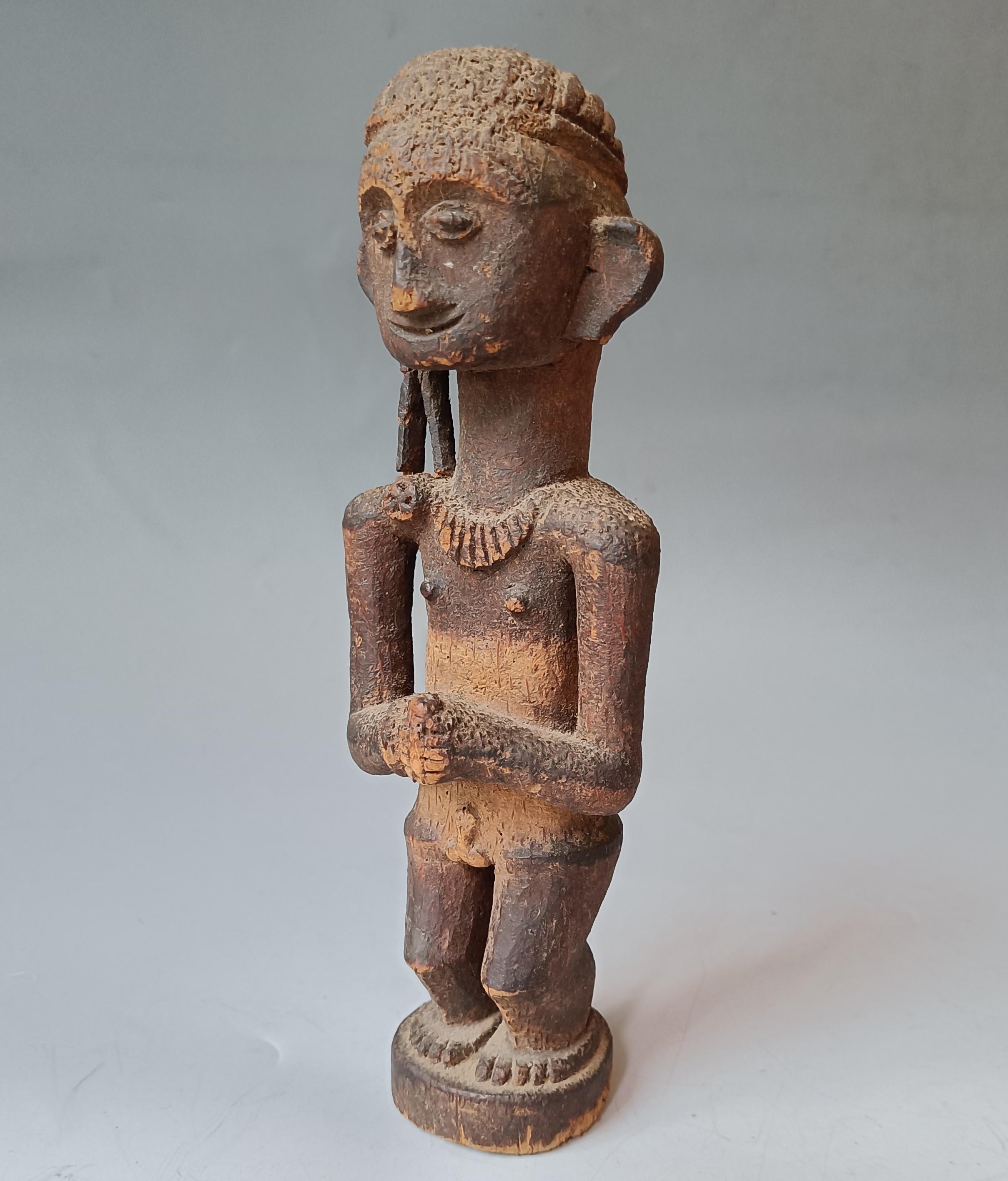 Figure d'ancêtre de Nias (Adu Zatua) indonésienne du 19e siècle - Tribal Art Bon état - En vente à London, GB
