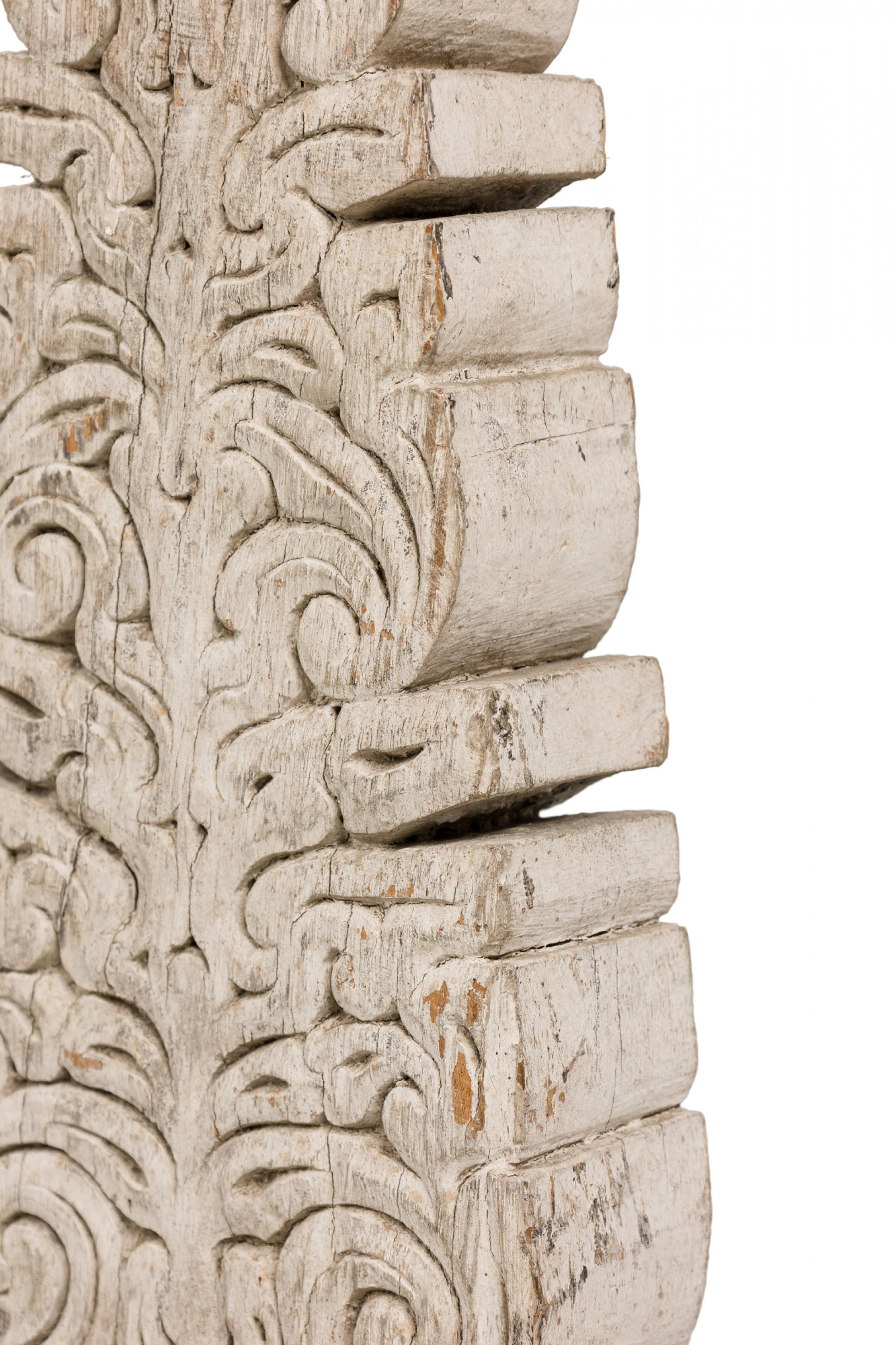 19th Century Indonesian Painted Wood Mile Marker Carving In Good Condition For Sale In Queens, NY