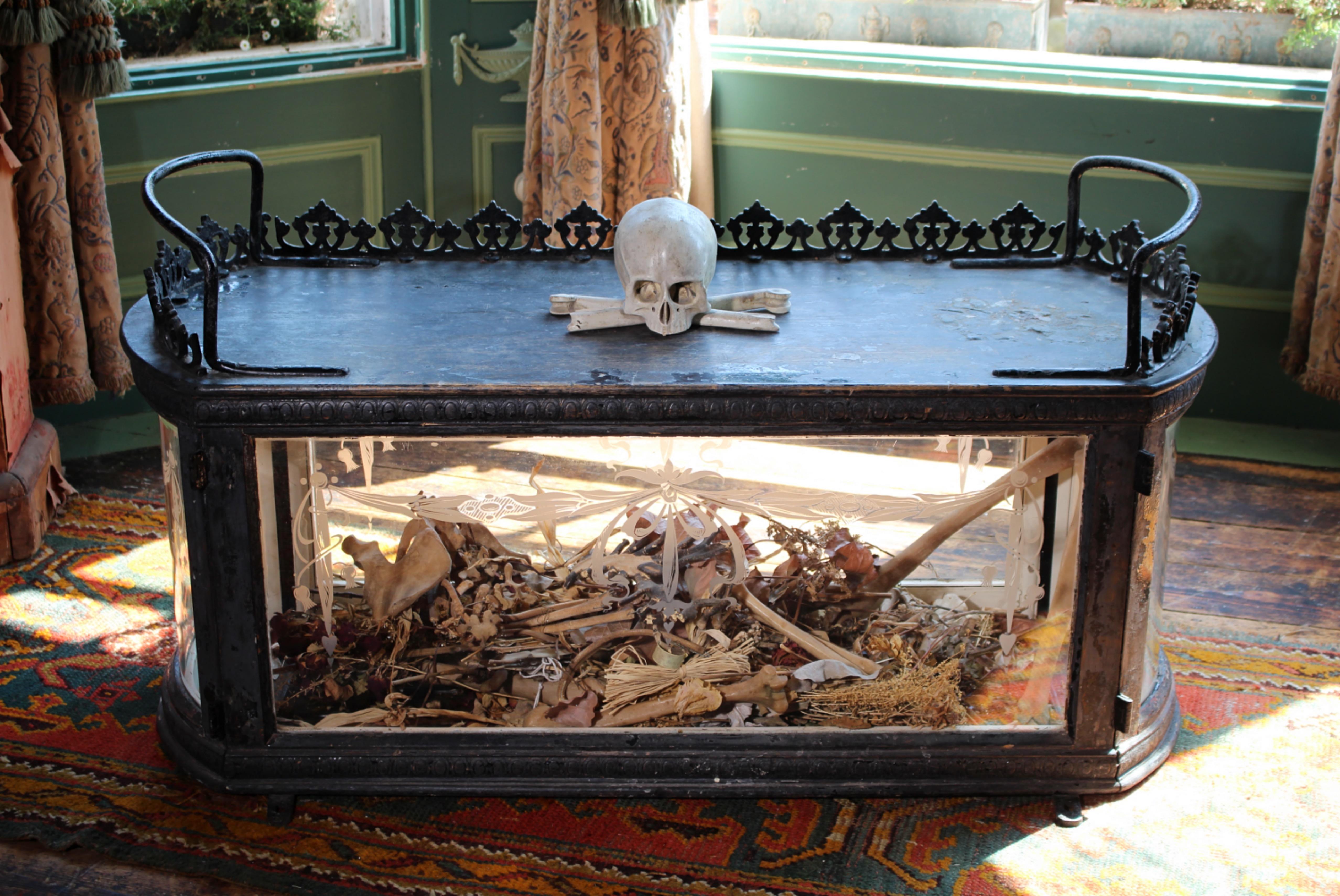 19th Century Infants Coffin Casket, Carved Wood, Etched Glass, Memento Mori For Sale 8