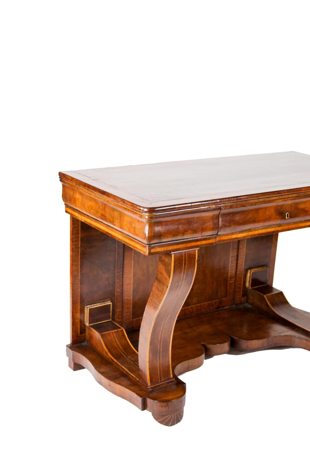 table Console Biedermeier marquetée du 19ème siècle en vente 1