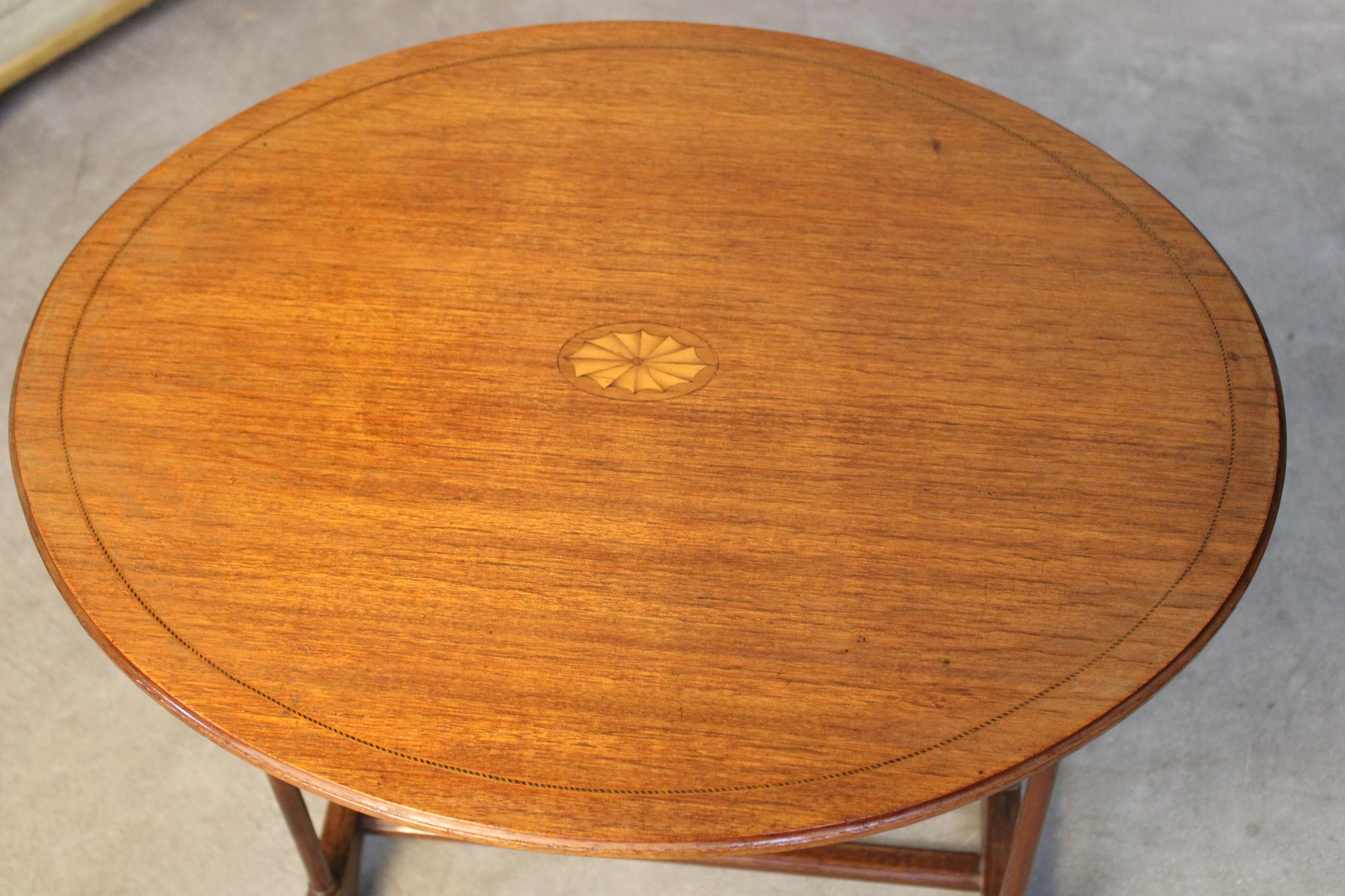 19th century English Coffee Table in Mahogany coffee table 5
