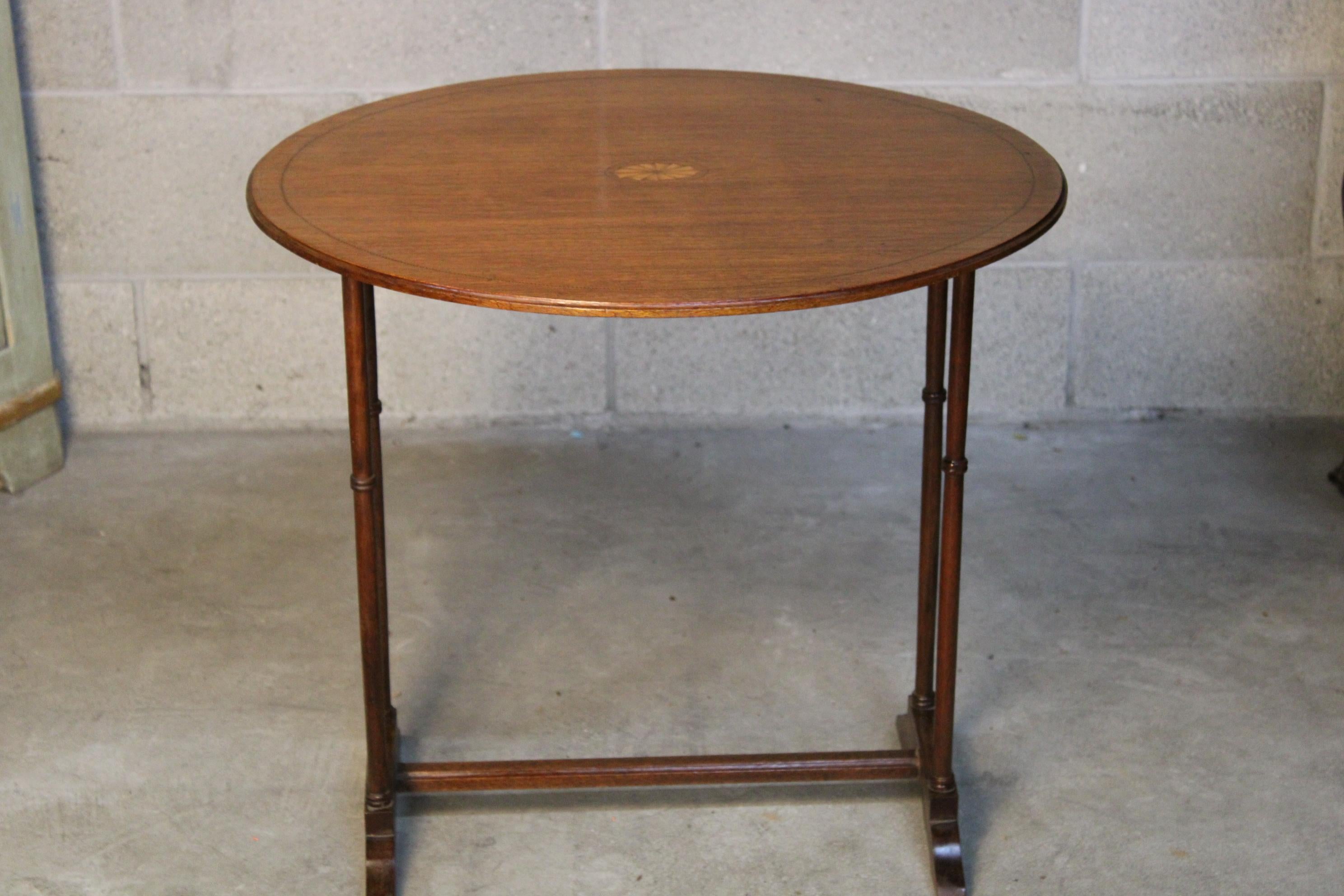 19th Century 19th century English Coffee Table in Mahogany coffee table
