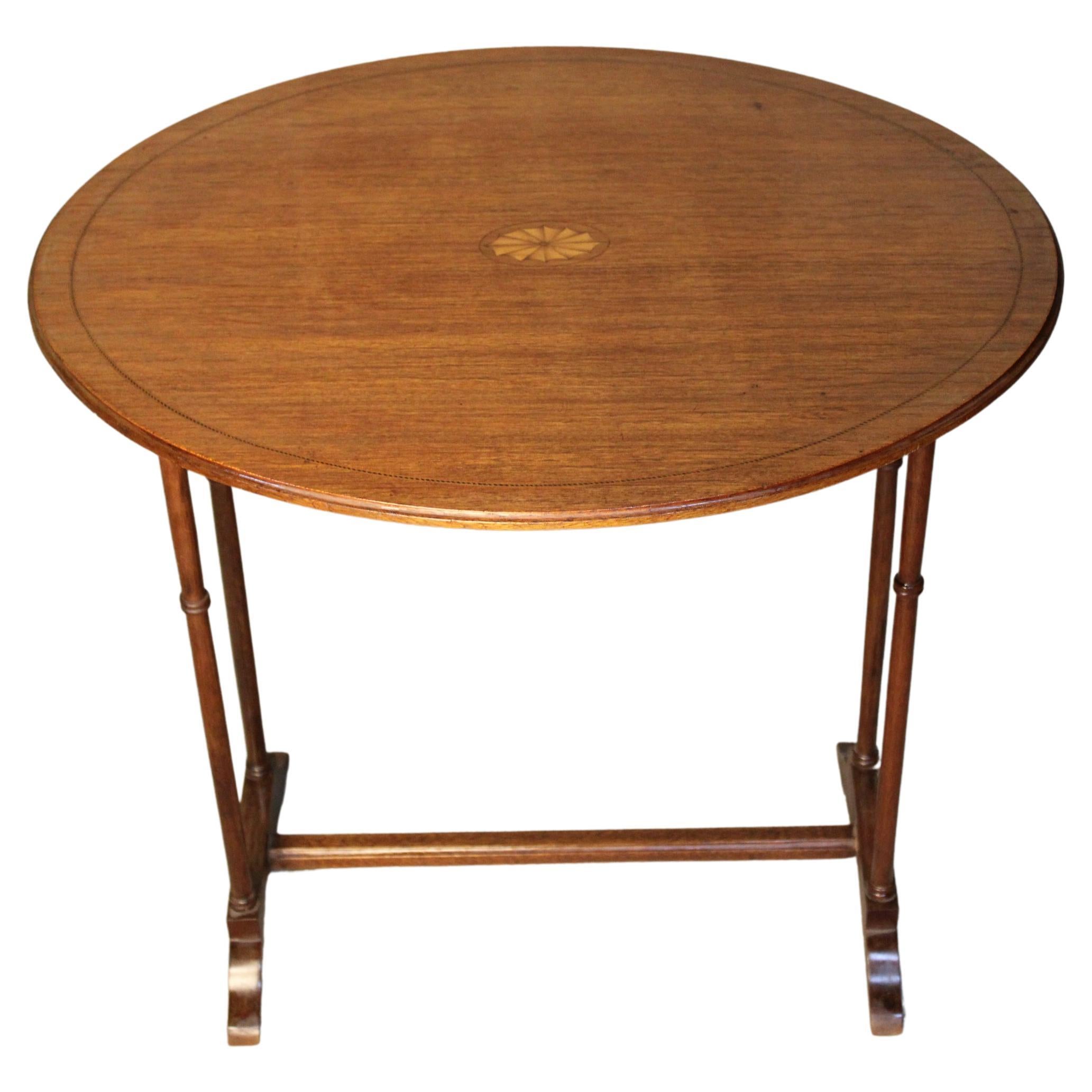 19th century English Coffee Table in Mahogany coffee table
