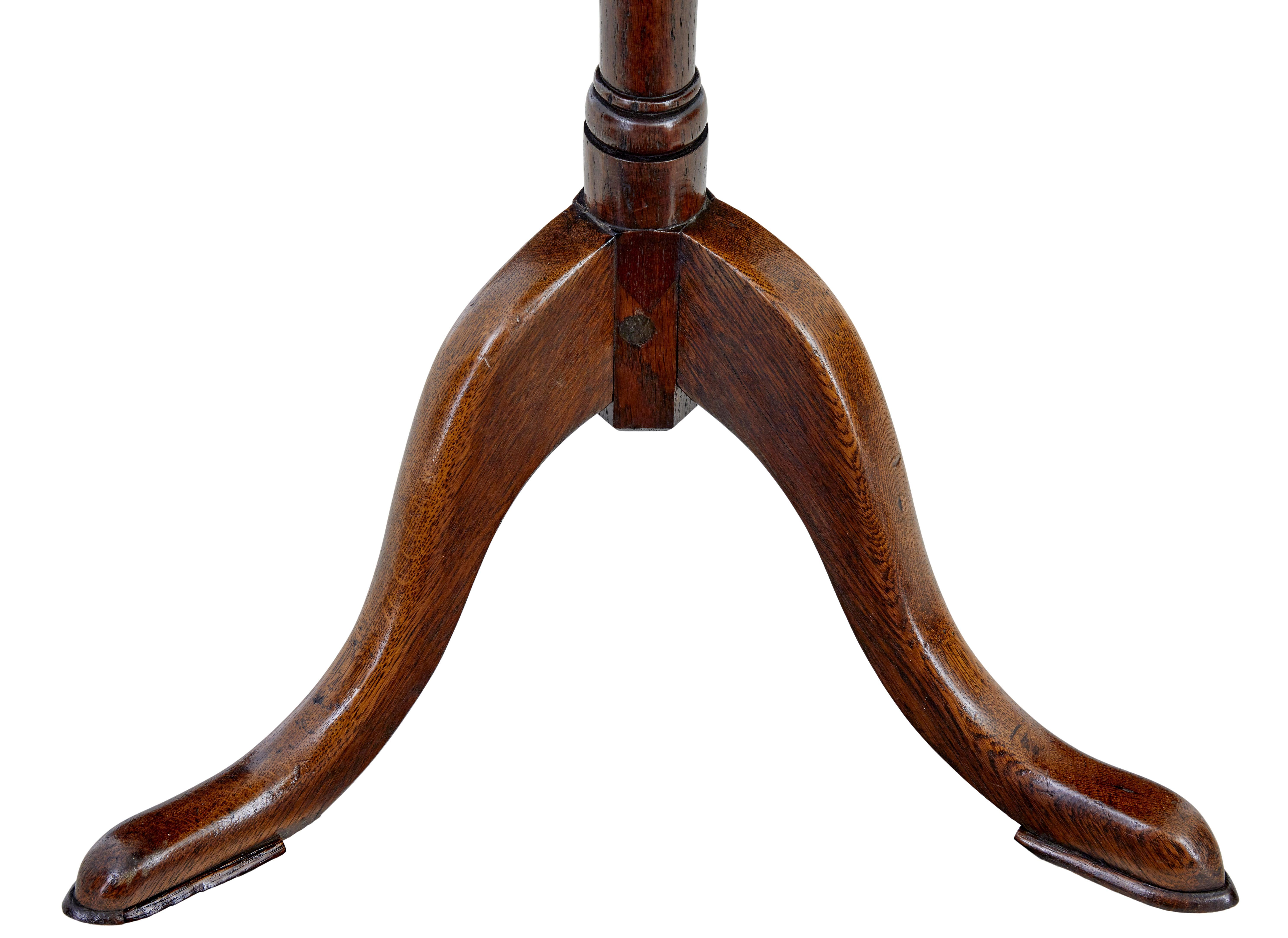 19th century inlaid oak round occasional table In Good Condition In Debenham, Suffolk