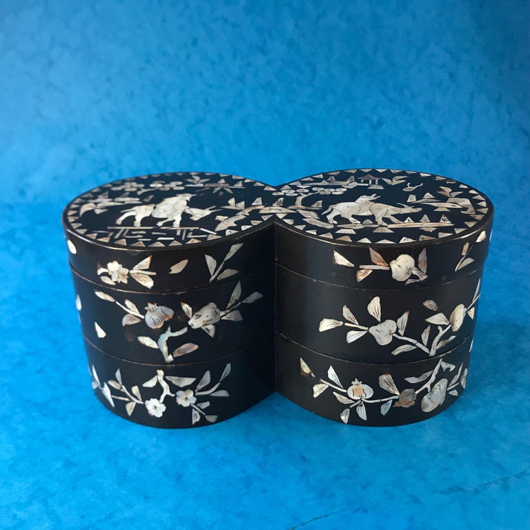 19th Century Inlaid Papier-mâché Mother of Pearl Chinese Box For Sale ...