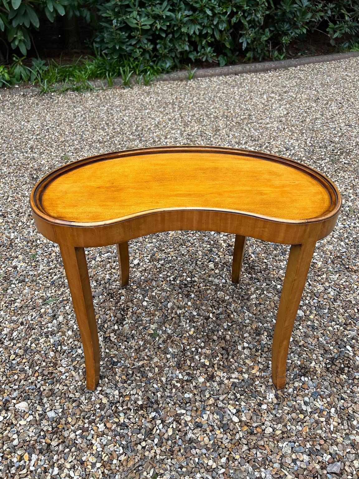 19th Century Inlaid Satinwood Tray on (Stand made later) For Sale 5