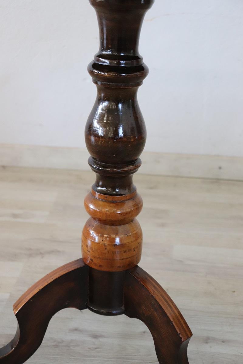19th Century Inlaid Walnut Antique Tripod Table or Pedestal Table In Good Condition For Sale In Casale Monferrato, IT