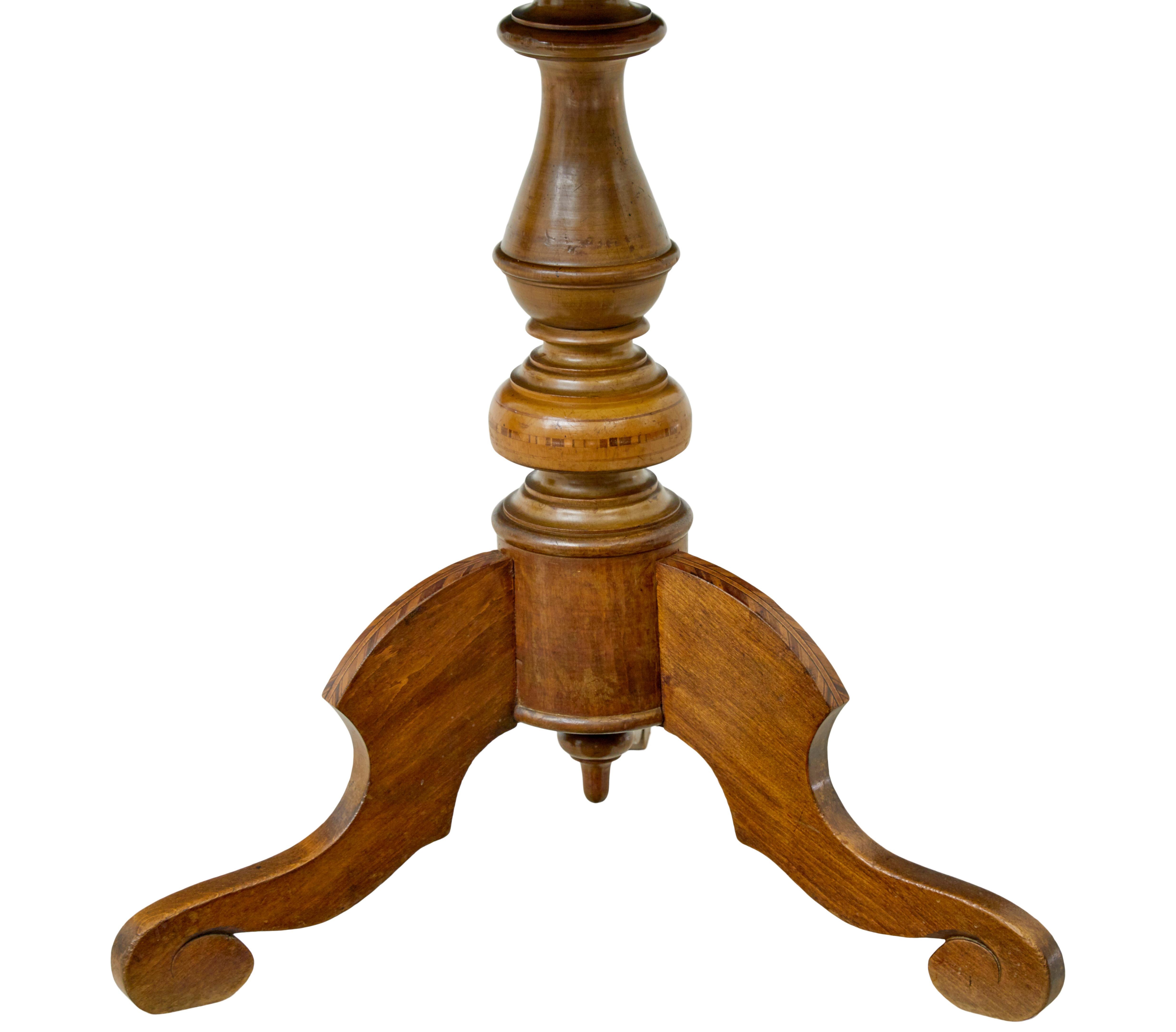 Victorian 19th century inlaid walnut Sorrento table