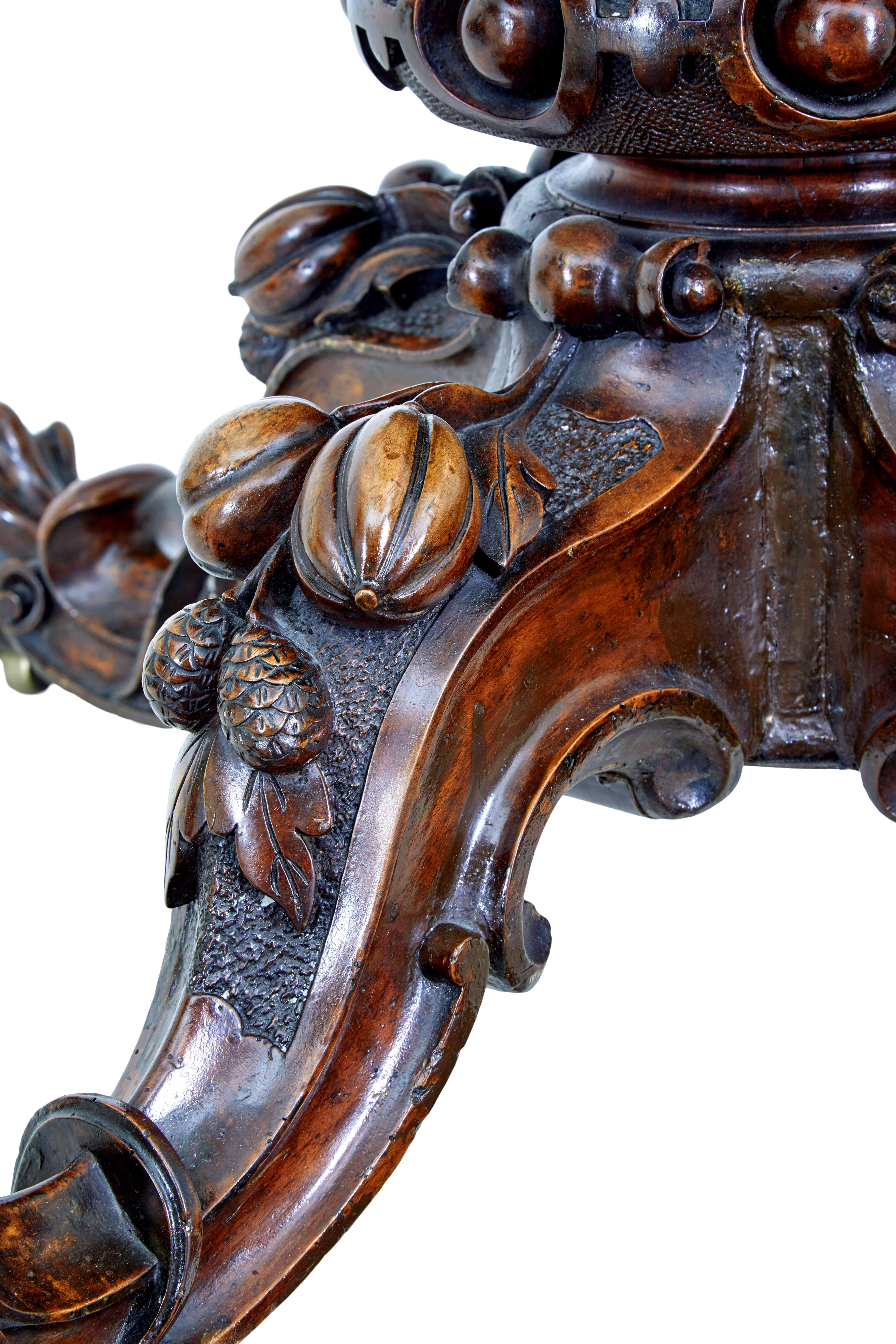 19th century inlaid walnut tilt top table For Sale 1