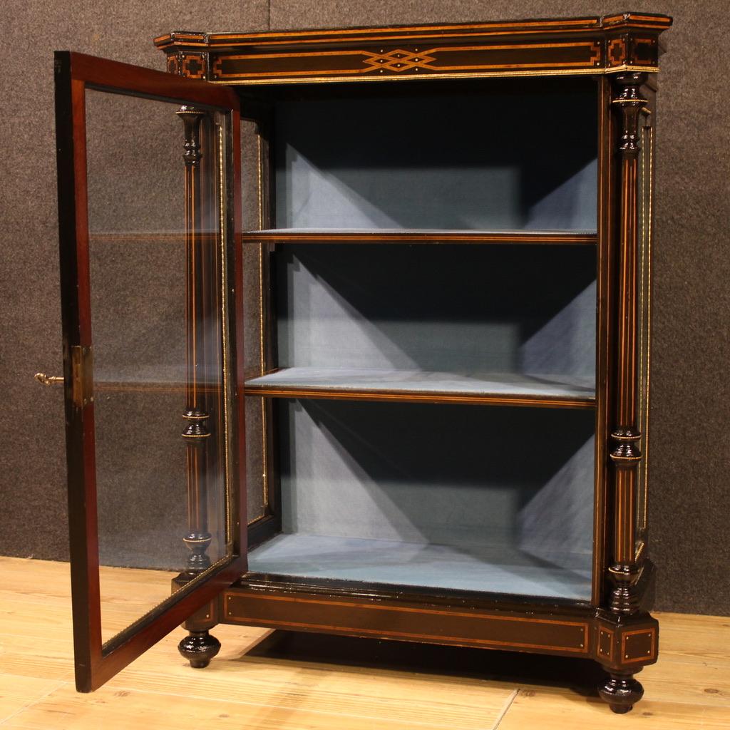 19. Jahrhundert Intarsienholz Antiker englischer Vitrinenschrank, 1880 (Napoleon III.) im Angebot