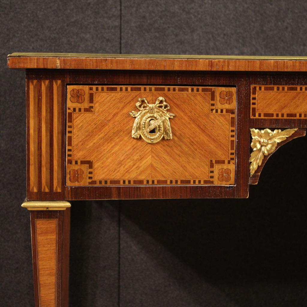 19. Jahrhundert Intarsienholz Französisch Louis XVI Stil Napoleon III Ära Schreibtisch (French) im Angebot