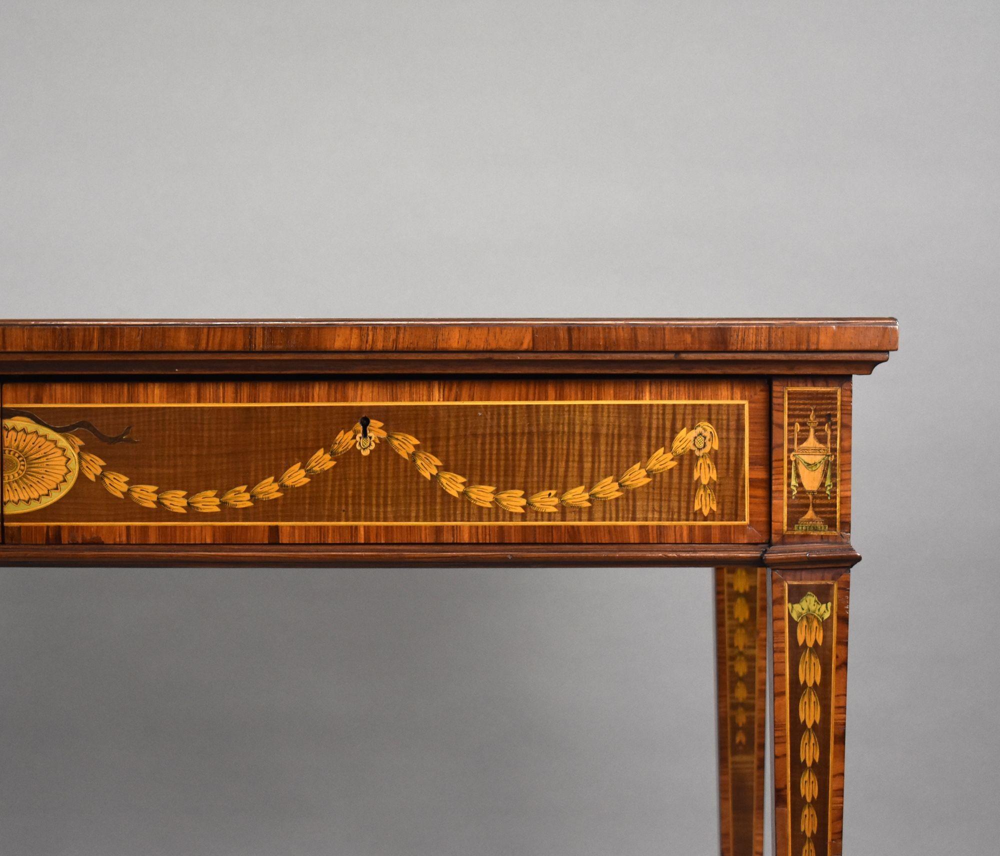 Table à écrire marquetée du 19e siècle en vente 4