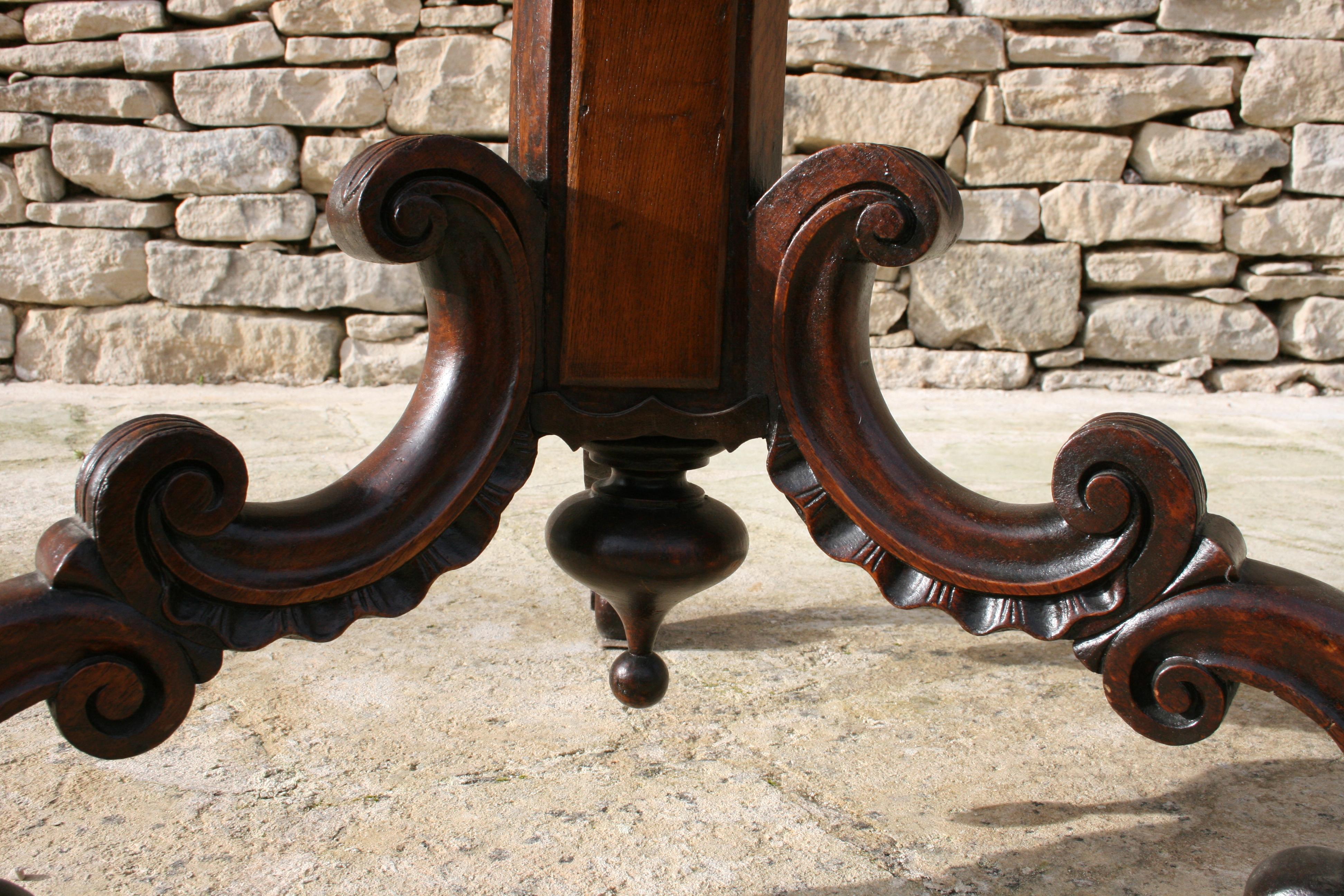 19th Century Inlay Italian Pedestal Table For Sale 4