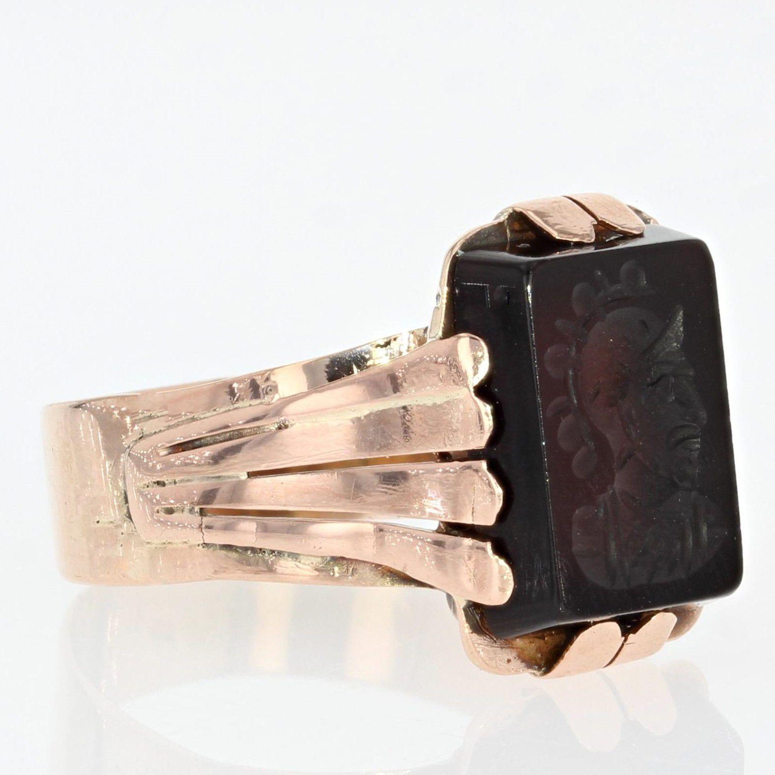 19th Century Intaglio 18 Karat Rose Gold Ring In Fair Condition For Sale In Poitiers, FR
