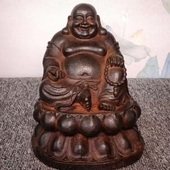 Bouddha souriant chinois du 19e siècle assis sur un lotus