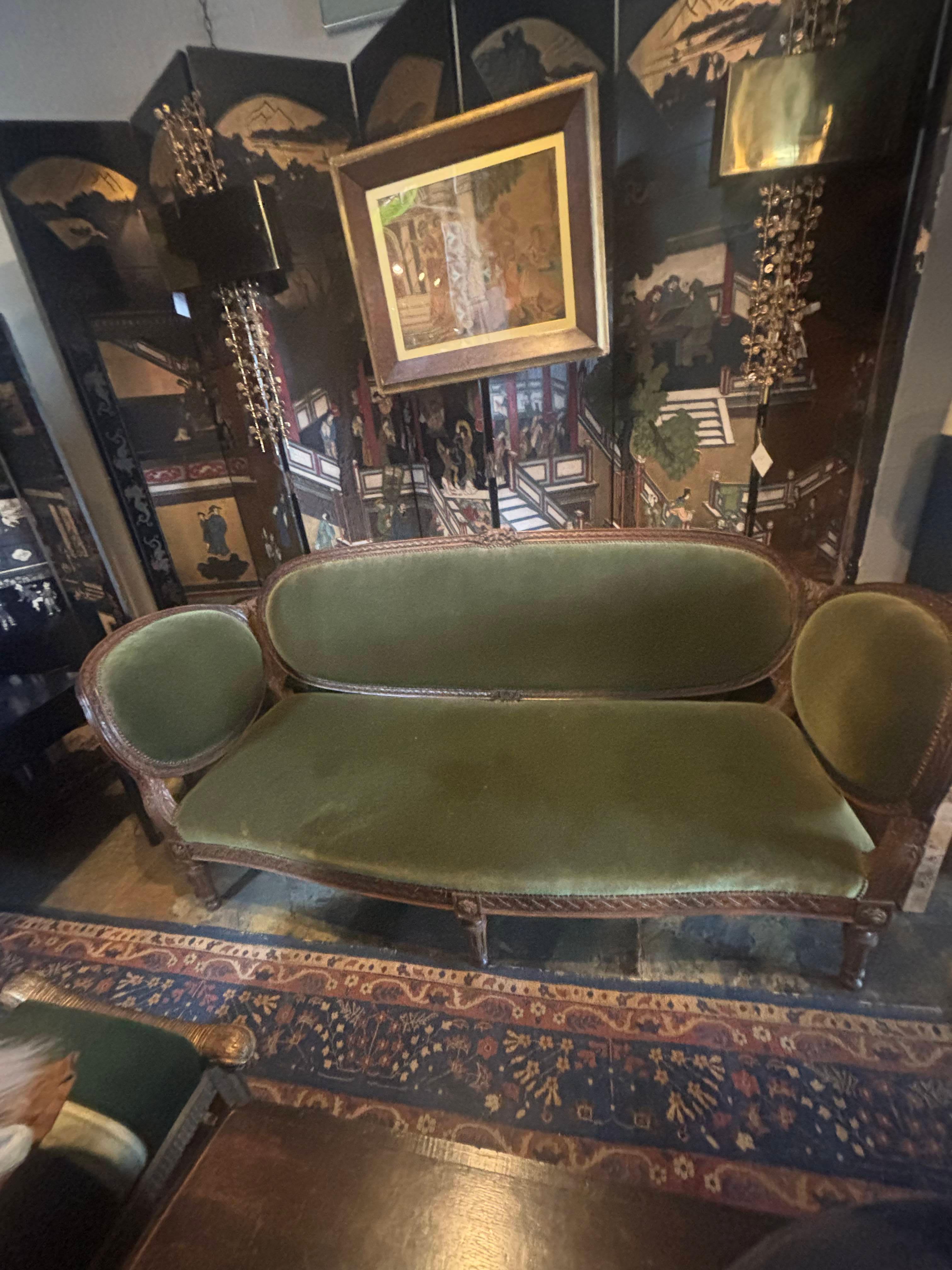 Velours Canapés anciens irlandais du 19e siècle en vente