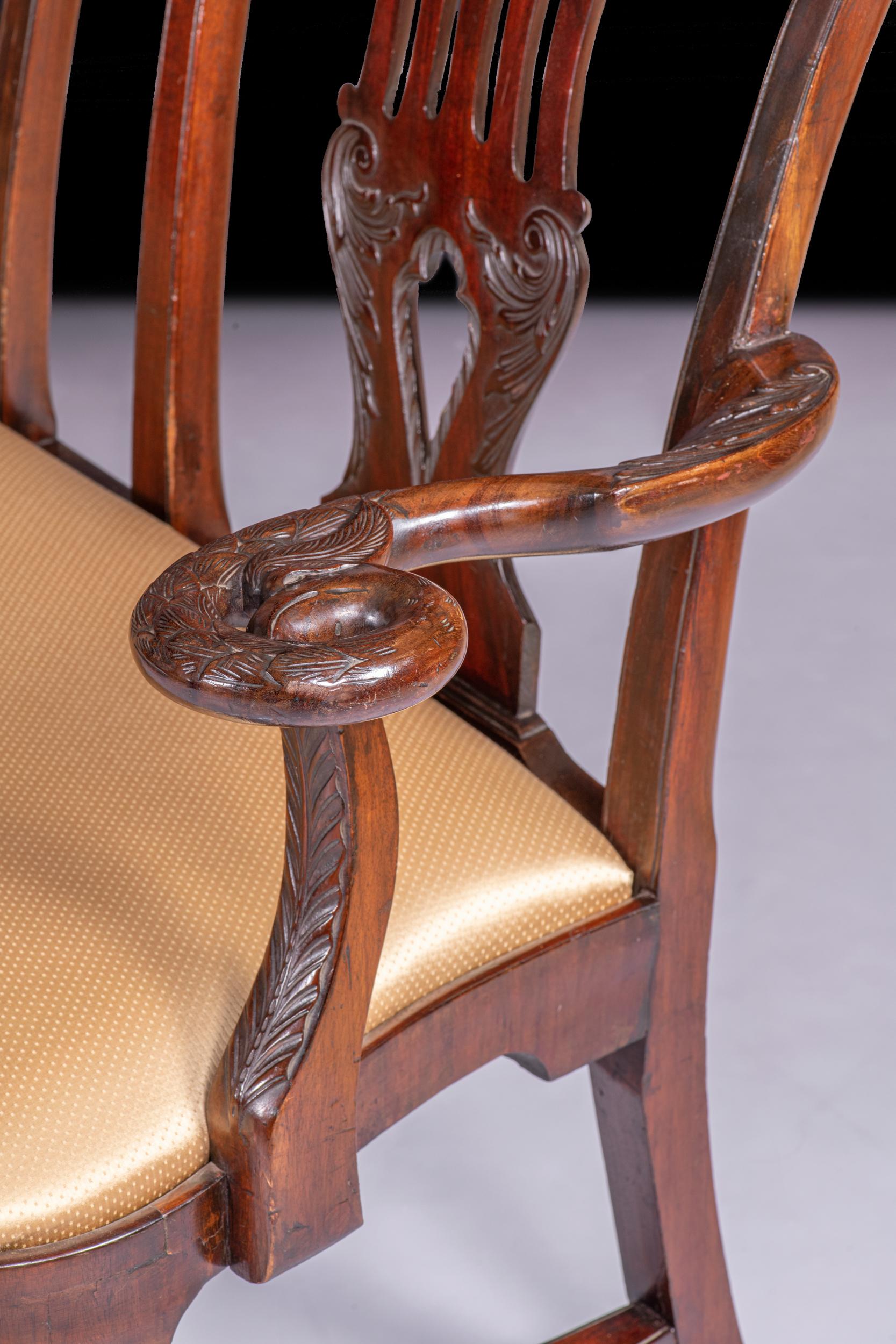 Irische Dreifachstuhlrücken-Sessel im George-III-Stil des 19. Jahrhunderts von Butler aus Dublin im Angebot 5