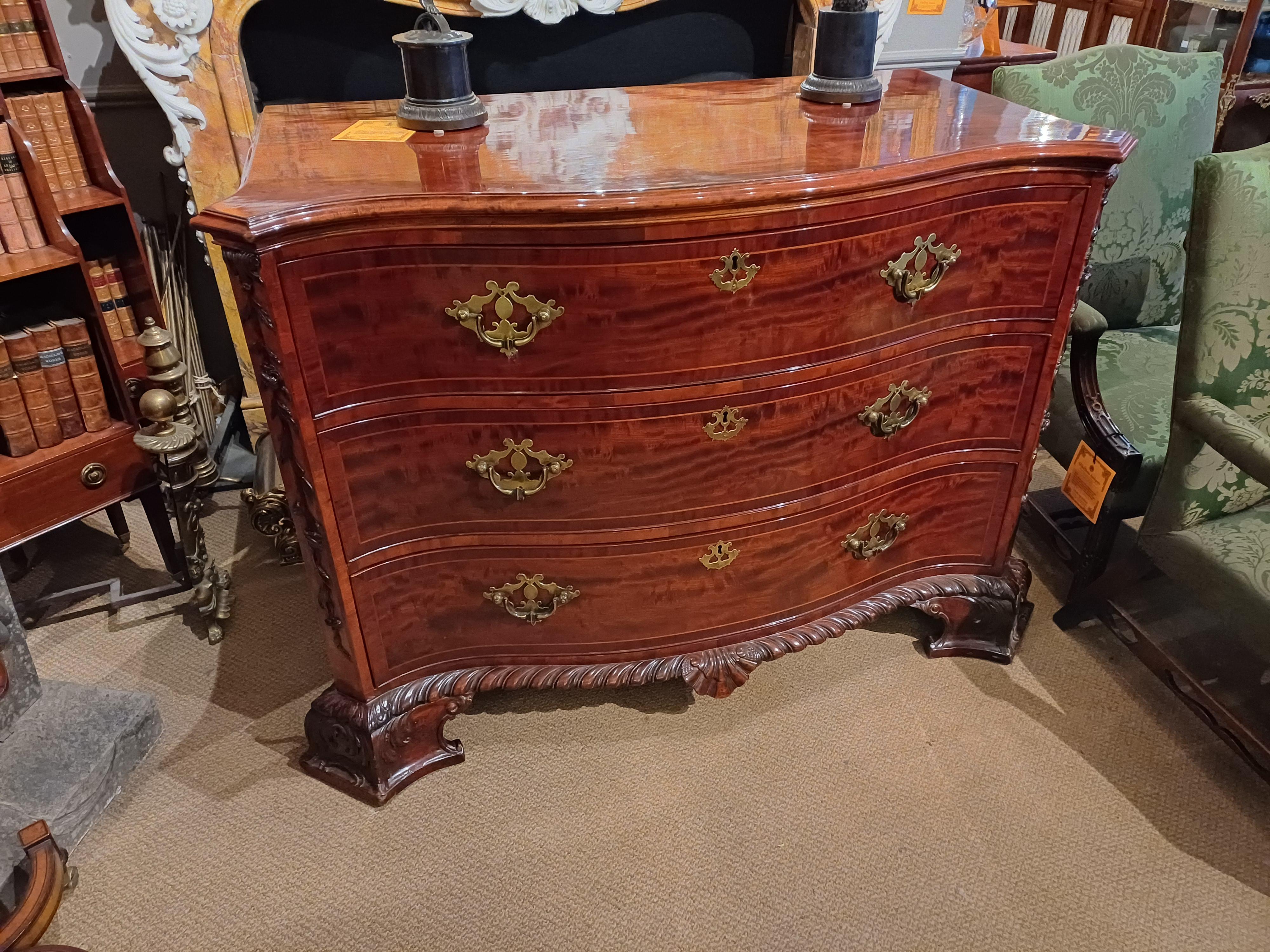 Commodo secretaire in mogano irlandese del XIX secolo In condizioni ottime in vendita a Dublin 8, IE