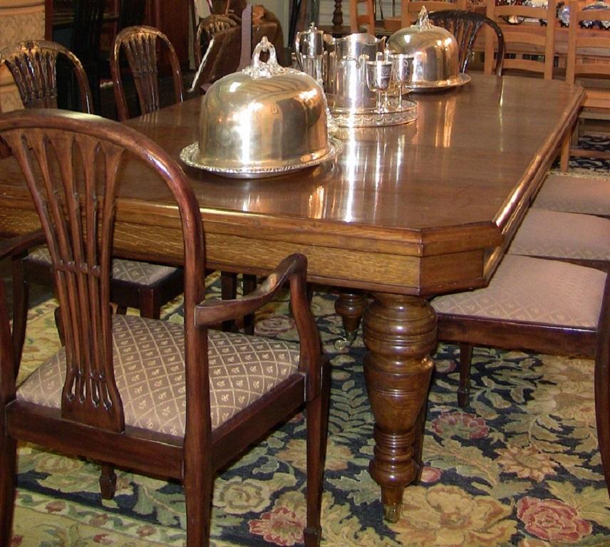 19th Century Irish Country Squire's Oak Telescopic Dining Table For Sale 2