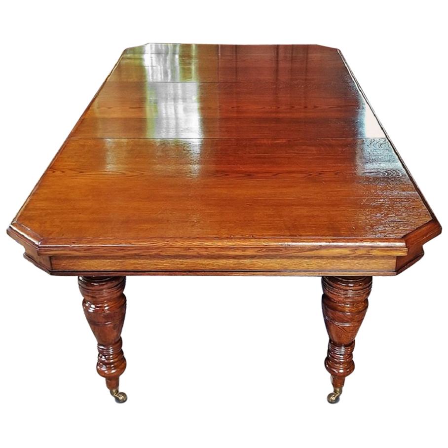19th Century Irish Country Squire's Oak Telescopic Dining Table