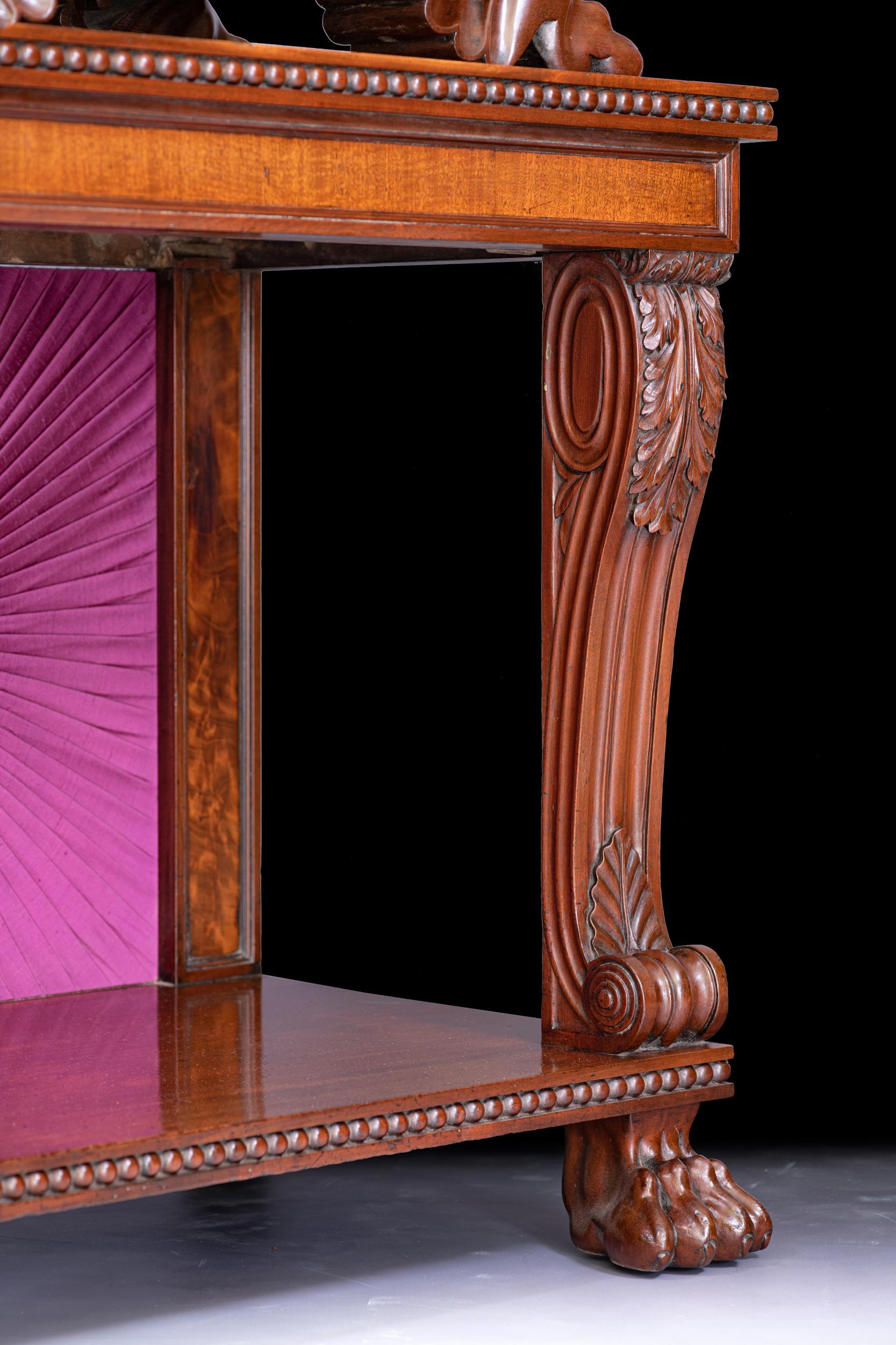 Trophée/meuble de présentation de style Régence irlandais du 19ème siècle estampillé Gillington's Dublin en vente 1