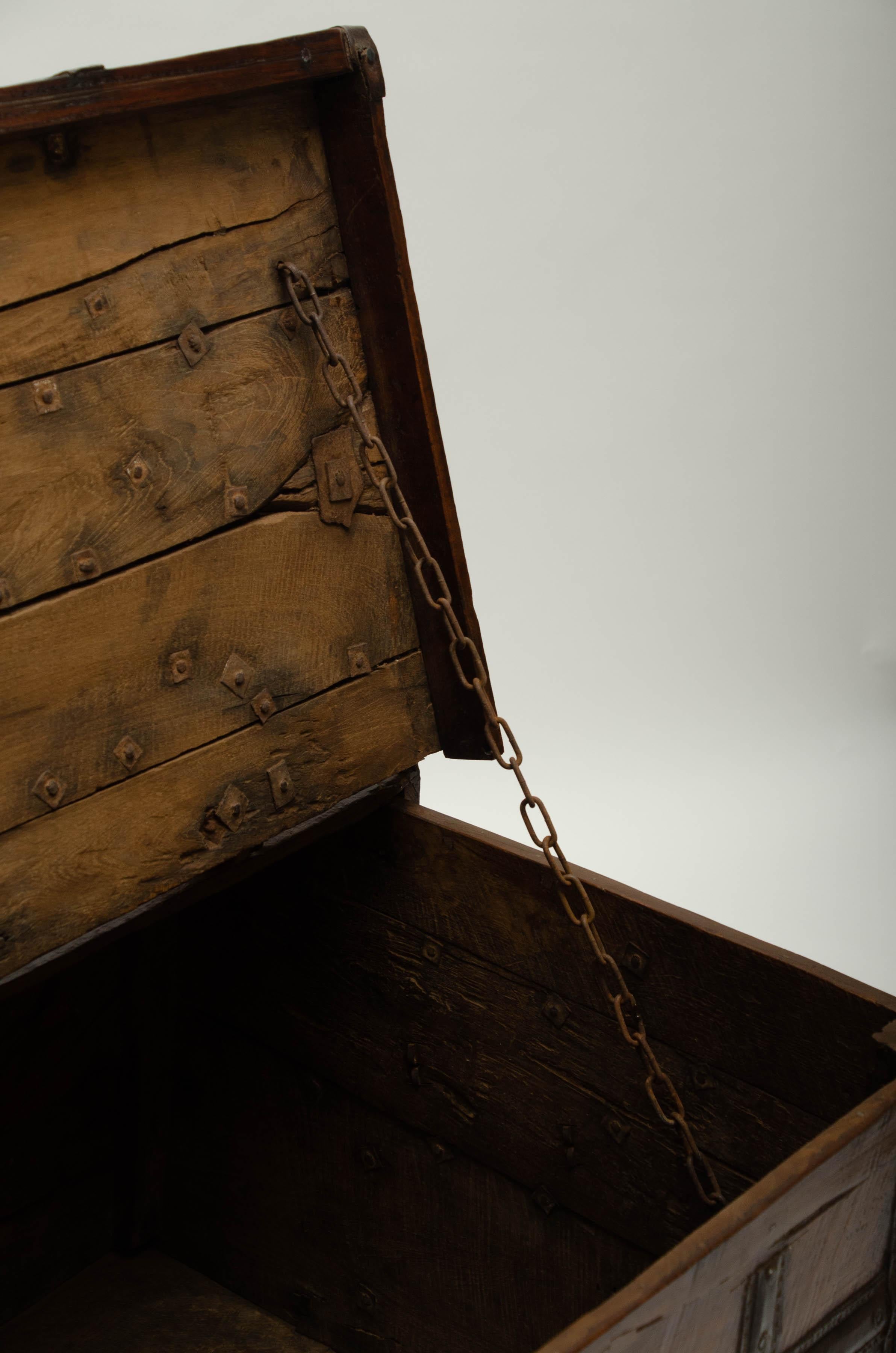 19th Century Iron-Bound Teak Trunk, Rajasthan, India, circa 1860 For Sale 2