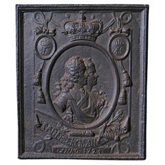 Plaque de cheminée en fer du 19ème siècle avec relief