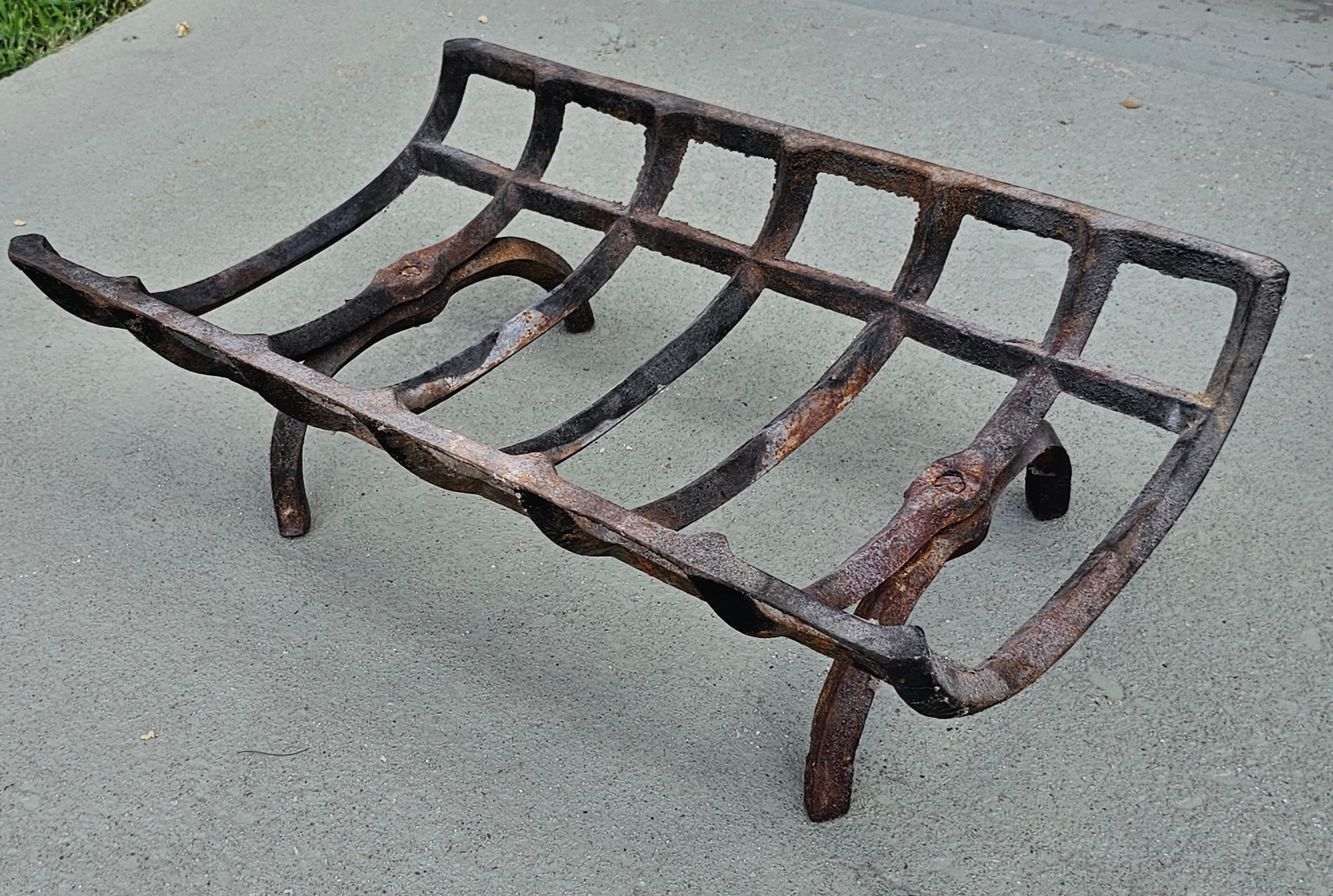 19th Century Iron Fireplace Log Holder Grate In Good Condition For Sale In Germantown, MD
