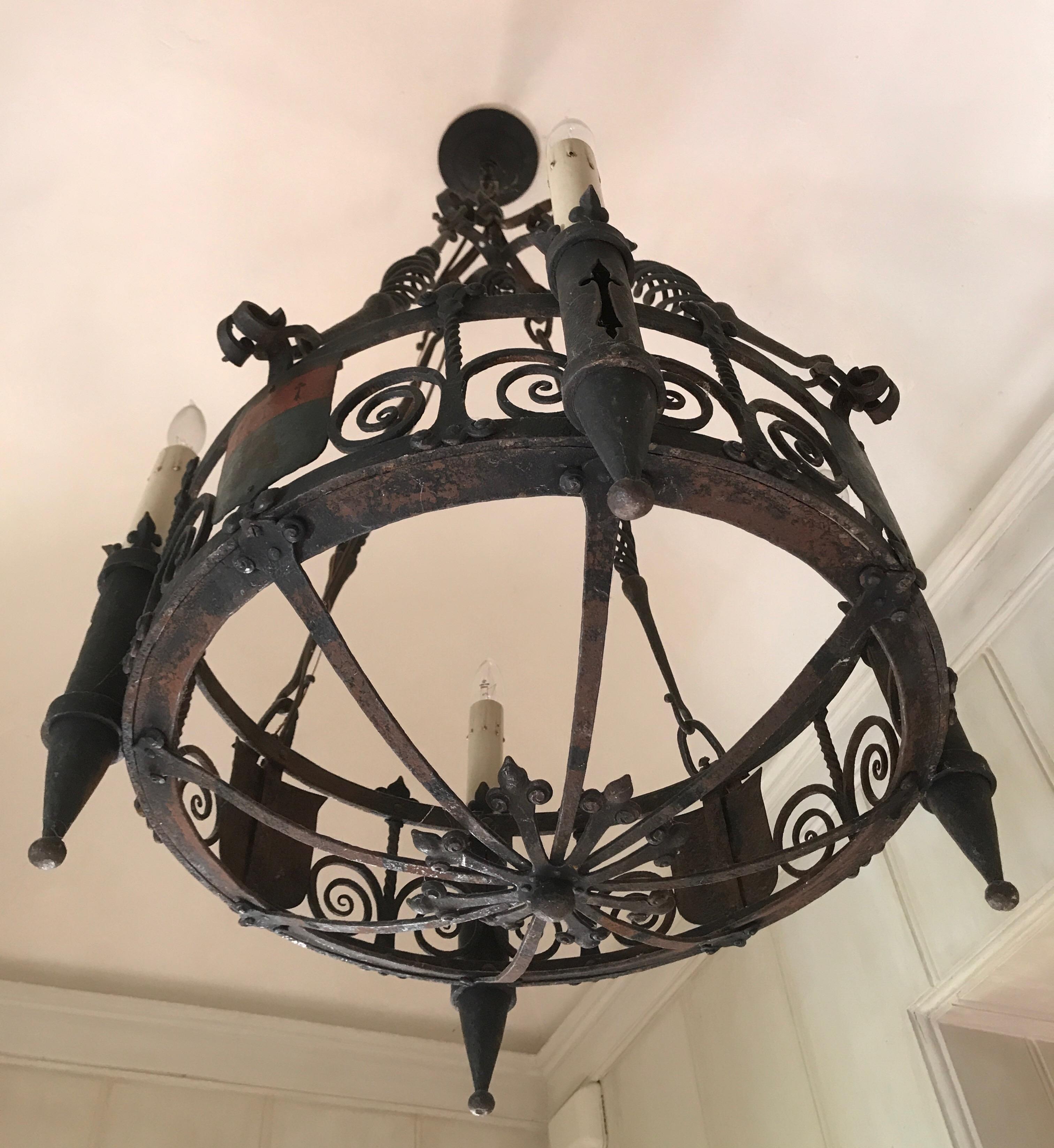 19th Century Iron Five-Light Round Chandelier with Decorative Crest Shields For Sale 1
