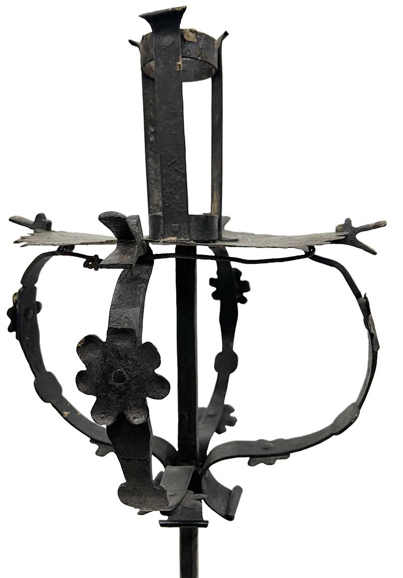 19th Century Iron floor candle stands torchères In Good Condition For Sale In Delft, NL
