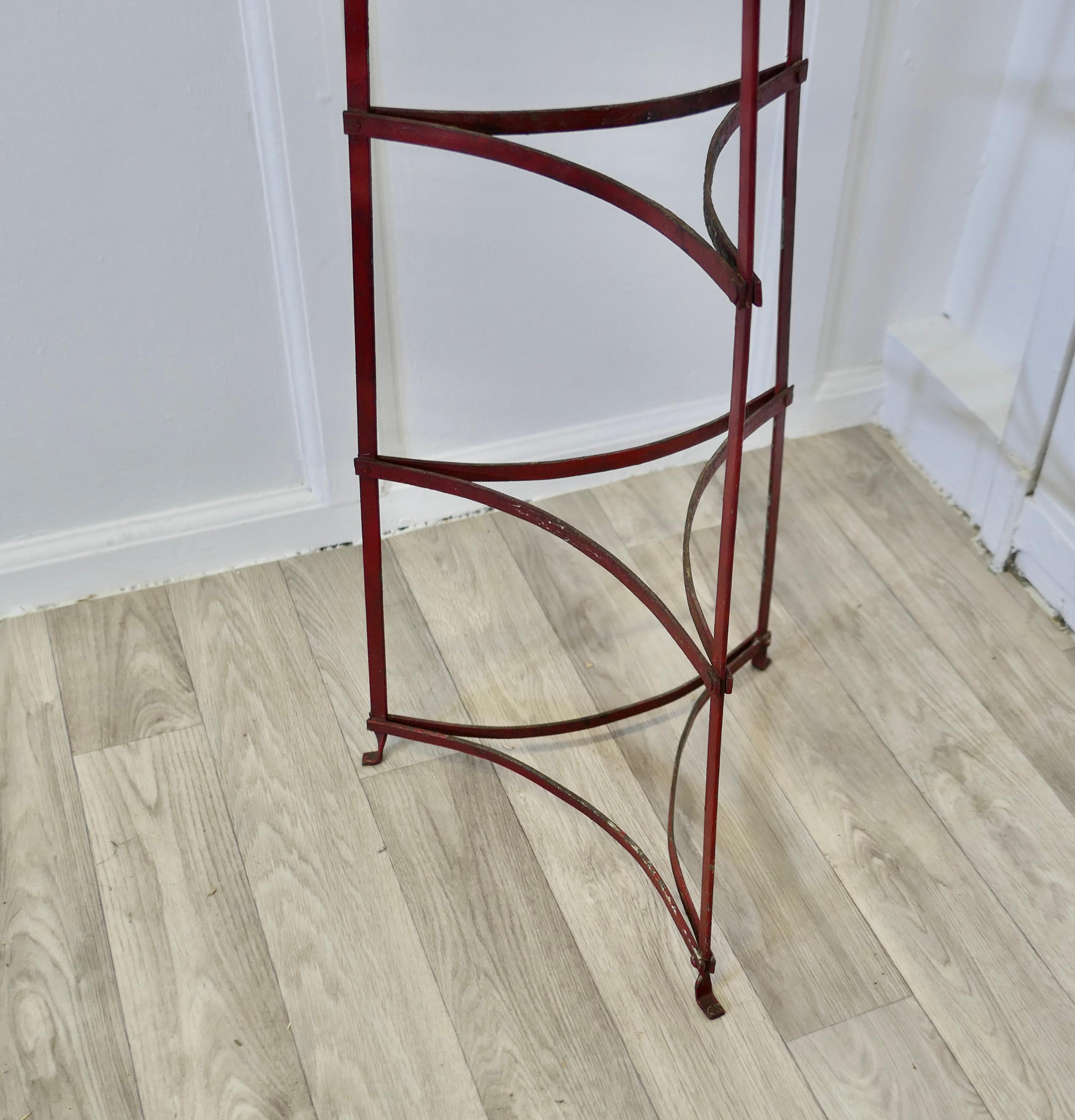 19th Century Iron Pot Stand, Farmhouse Kitchen In Good Condition In Godshill, Isle of Wight