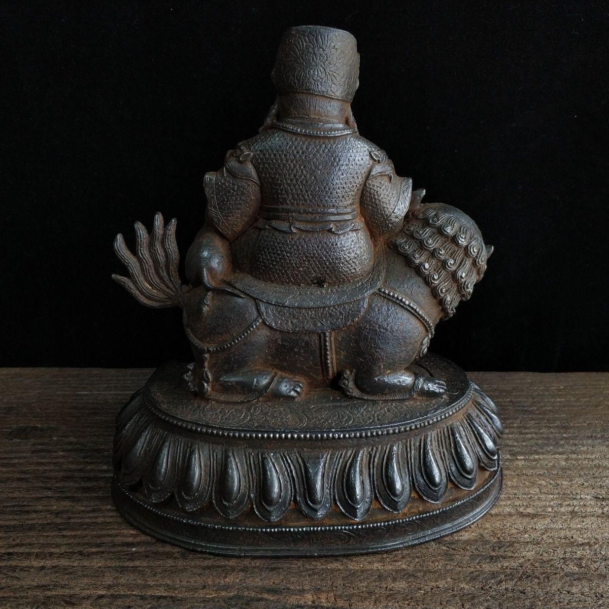 19th Century Iron Skanda Buddha Sitting on Lion Statue For Sale 1