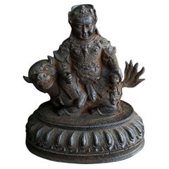 Eisen Skanda-Buddha auf Löwenstatue aus dem 19. Jahrhundert