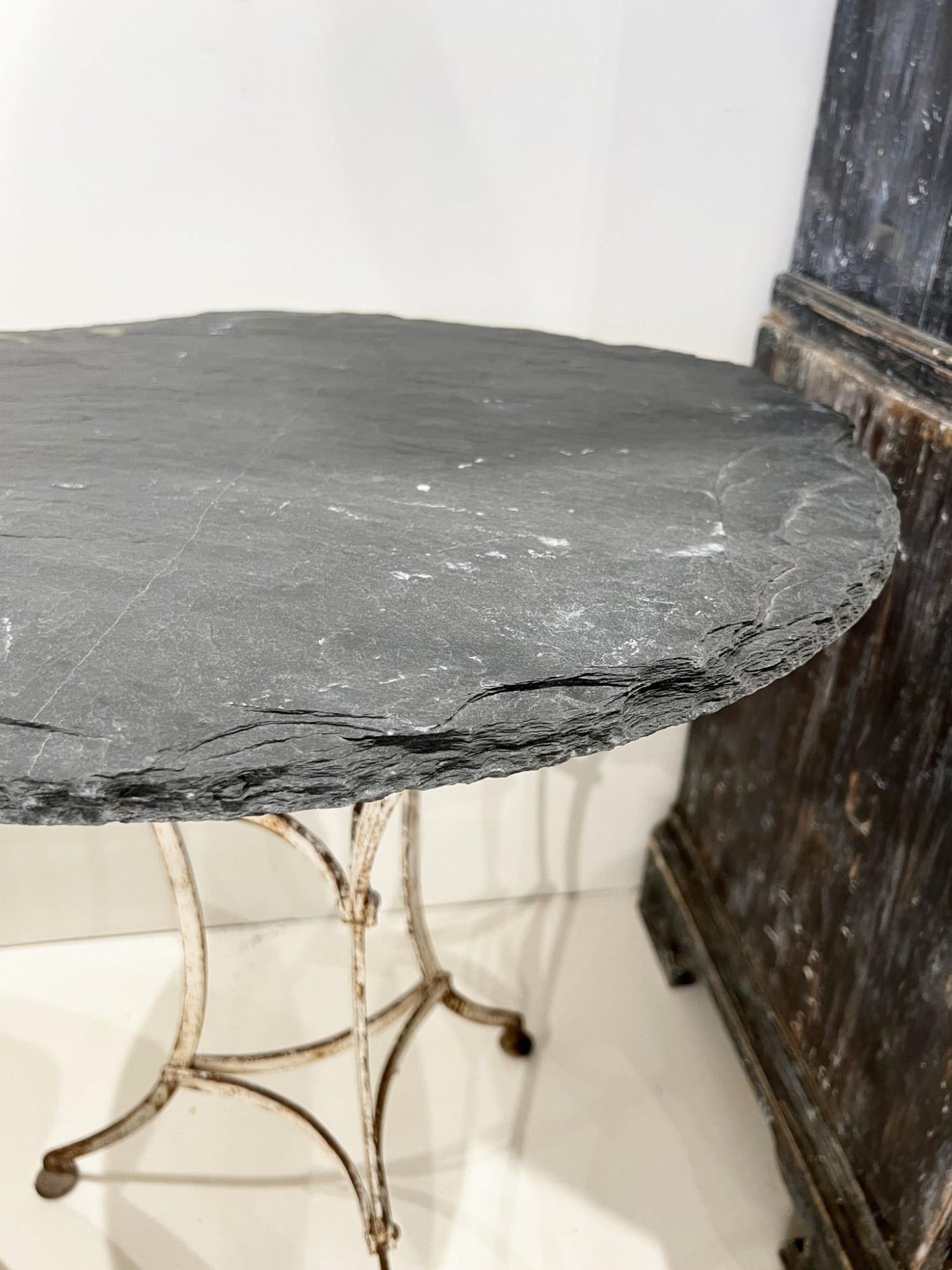 Mesa de hierro del siglo XIX con tablero de pizarra en Bastante bueno estado para la venta en New Orleans, LA